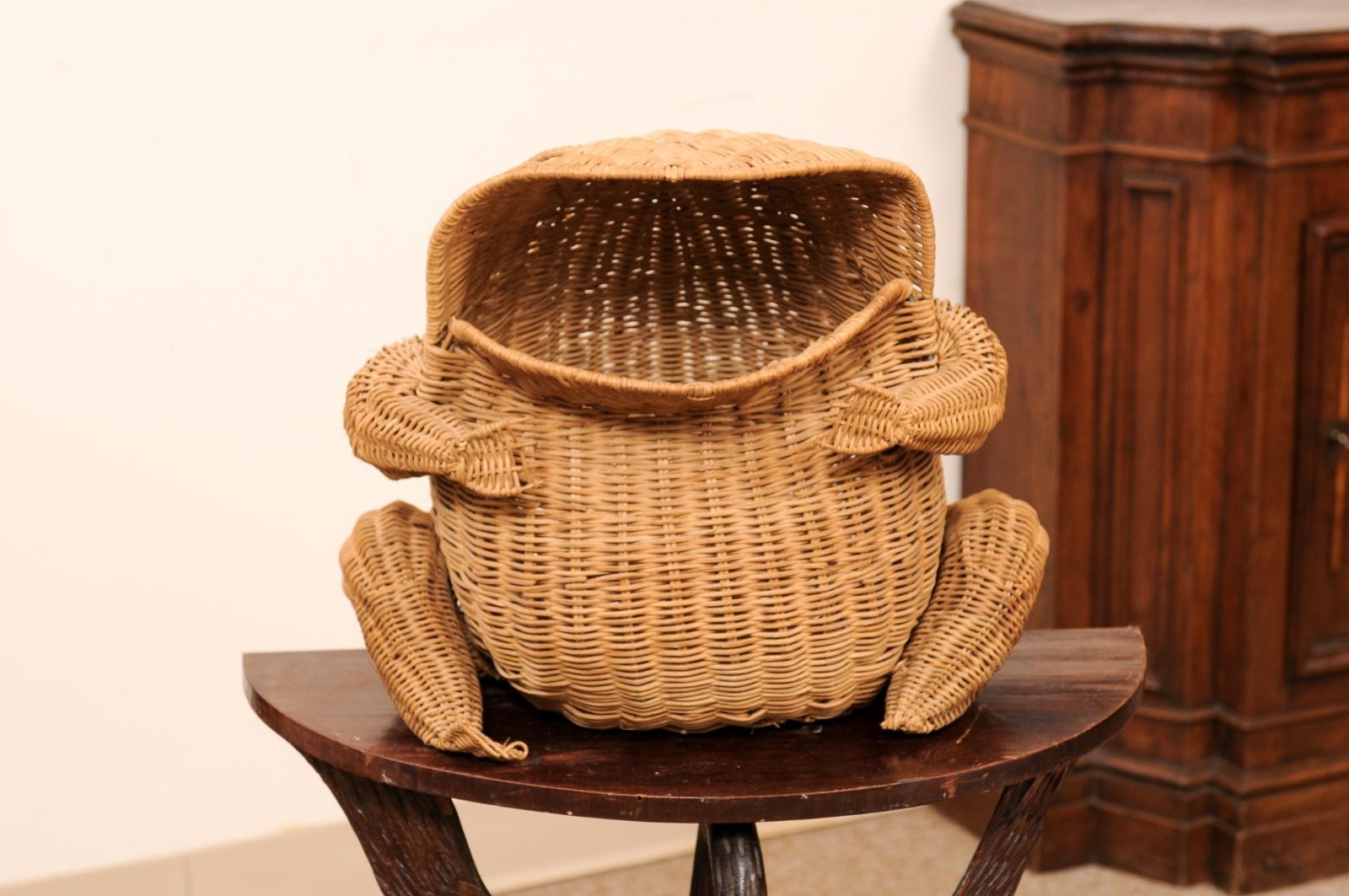 20th Century Whimsical Italian Wicker Frog Basket For Sale 6