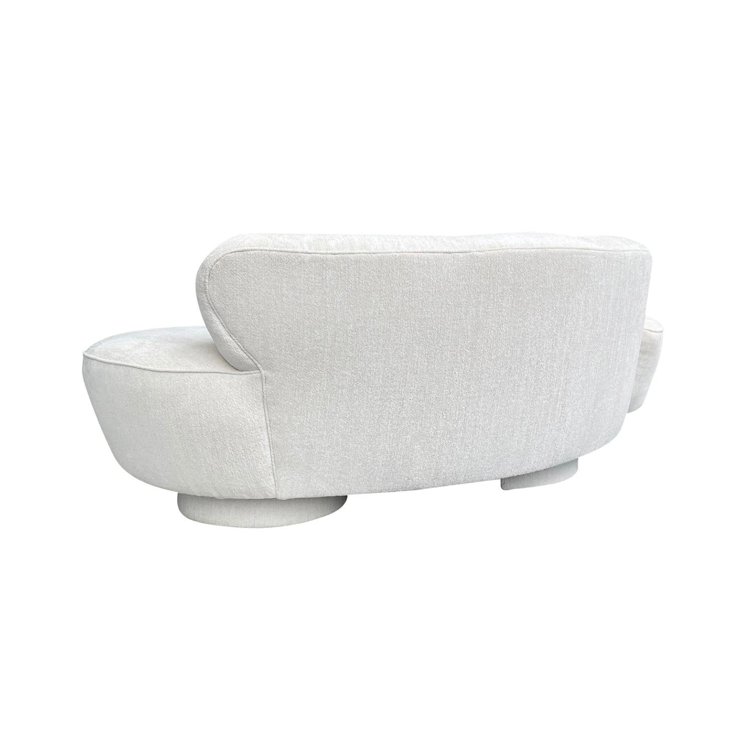20th Century White American Directional Sofa, Curved Settee by Vladimir Kagan For Sale 2