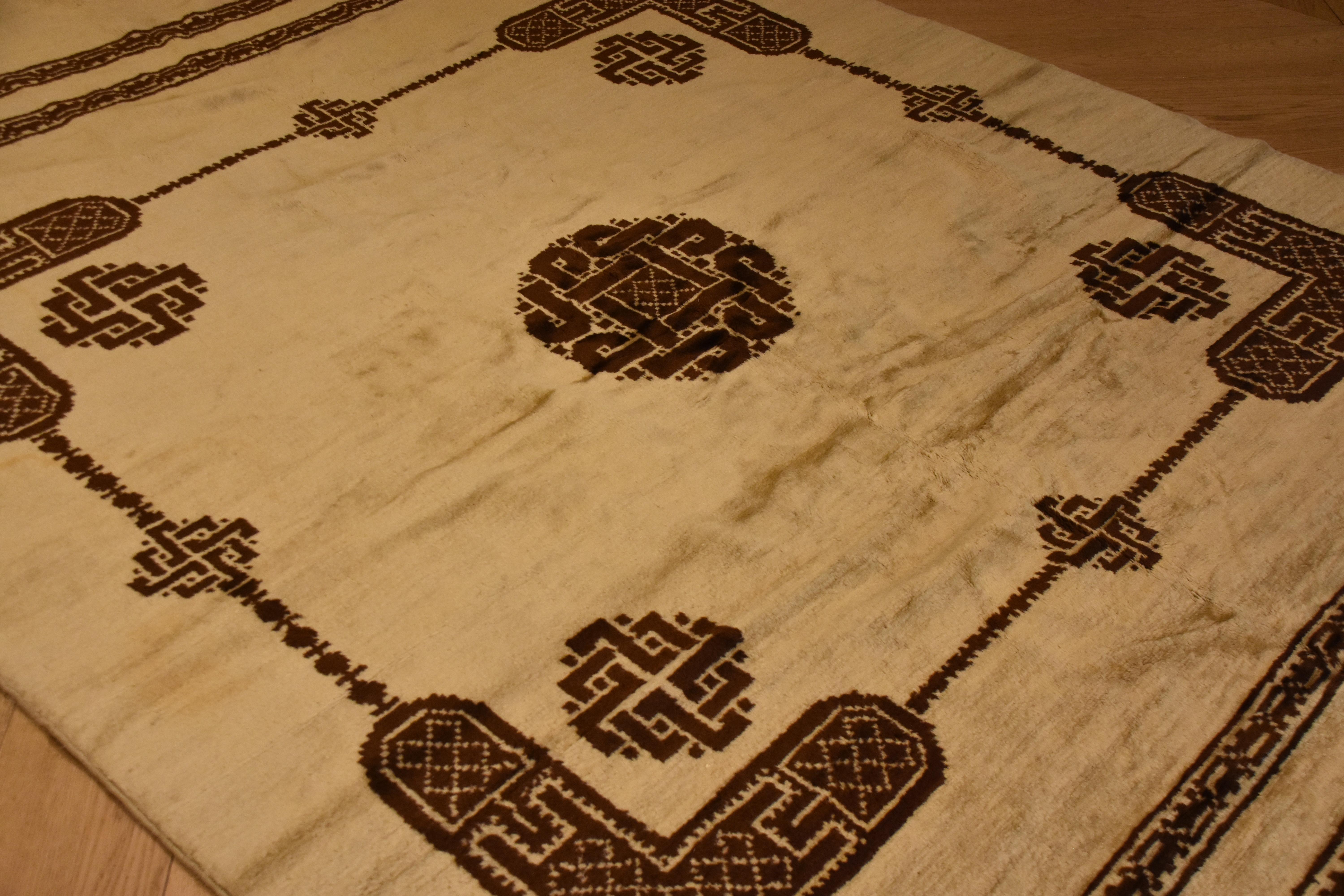 20th Century White and Brown Roman Coptic Design North Africa Rug, circa 1900s For Sale 8