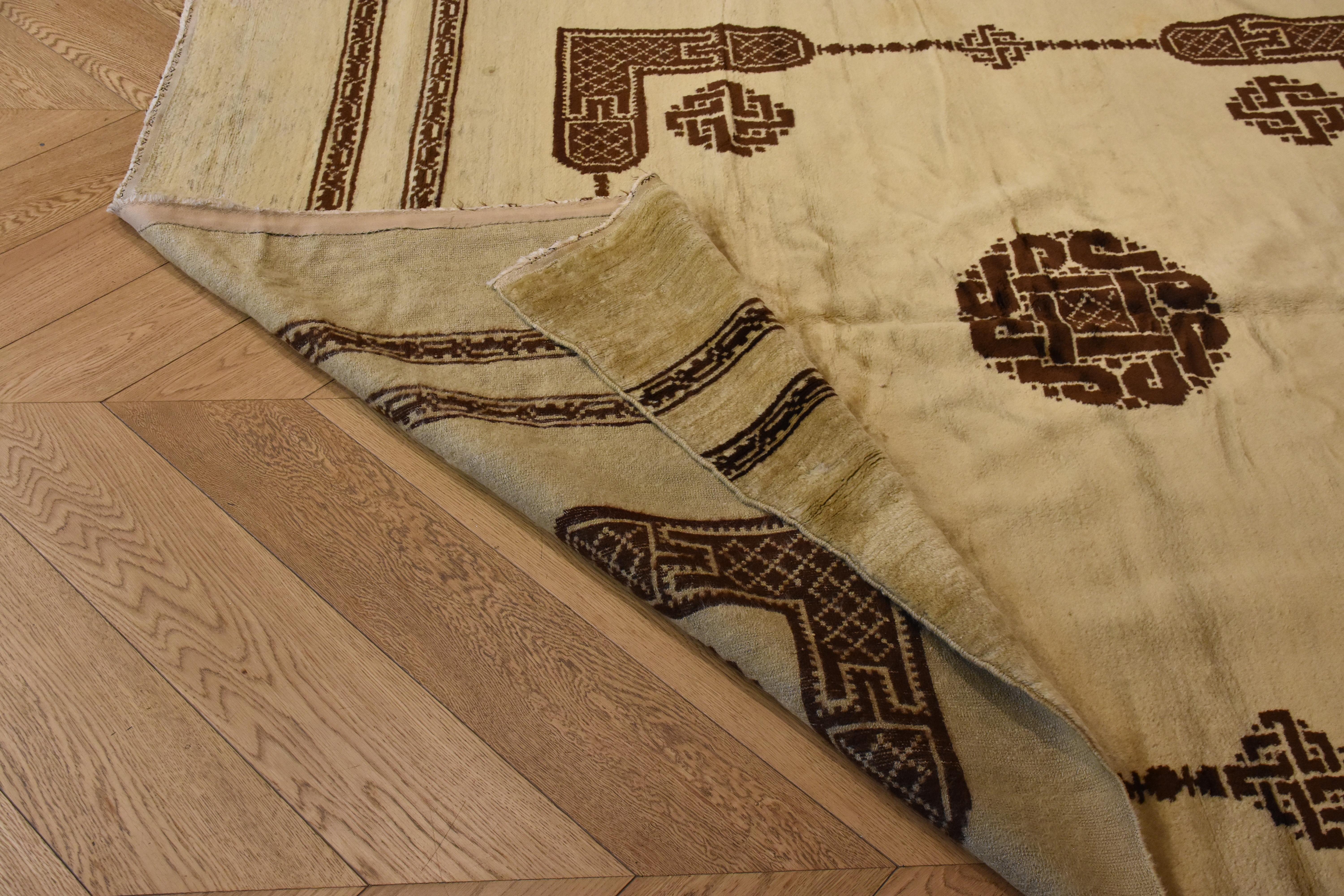 20th Century White and Brown Roman Coptic Design North Africa Rug, circa 1900s For Sale 1