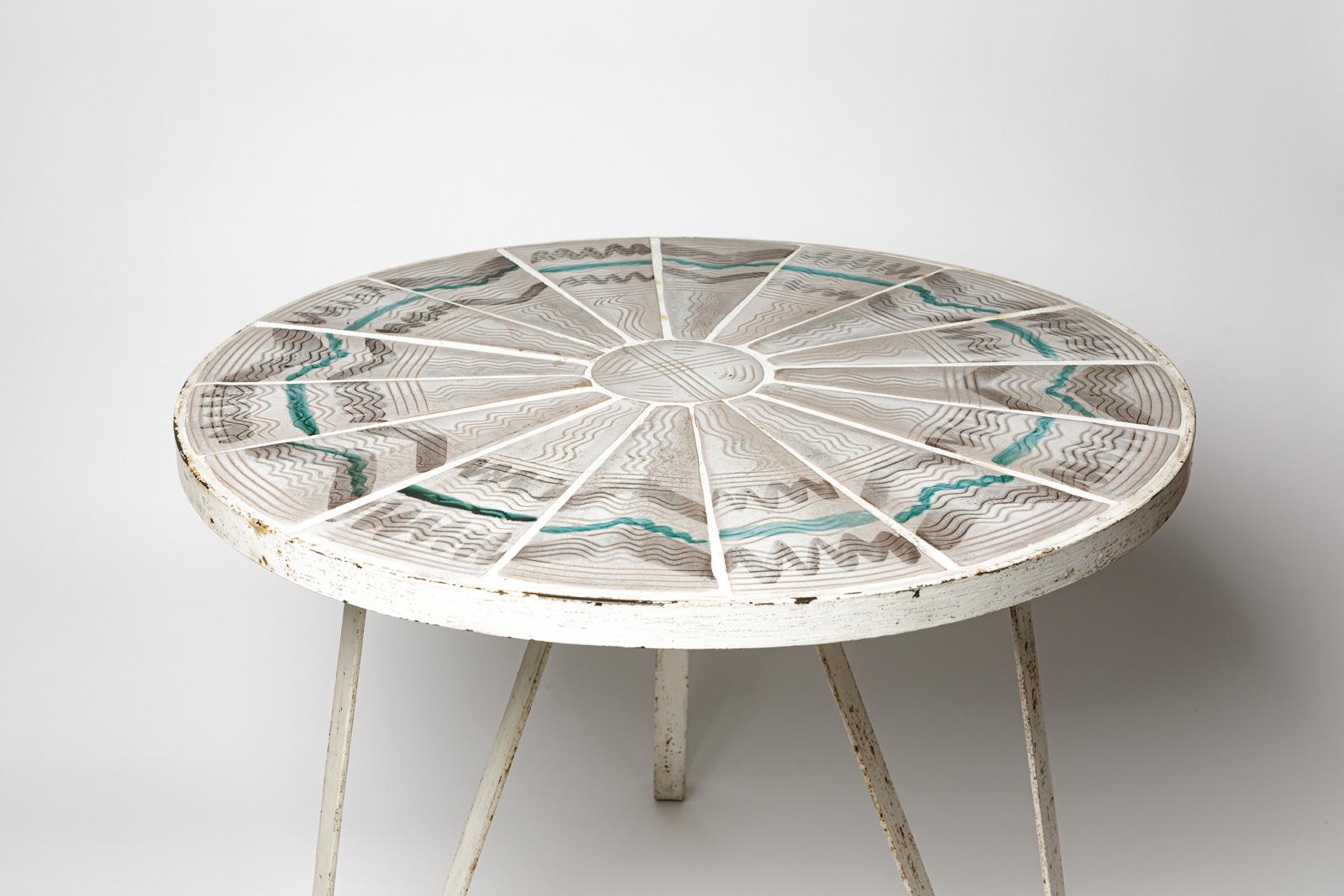 Français Table de canapé abstraite en céramique blanche et verte du 20e siècle par Jean Austruy 1960 en vente