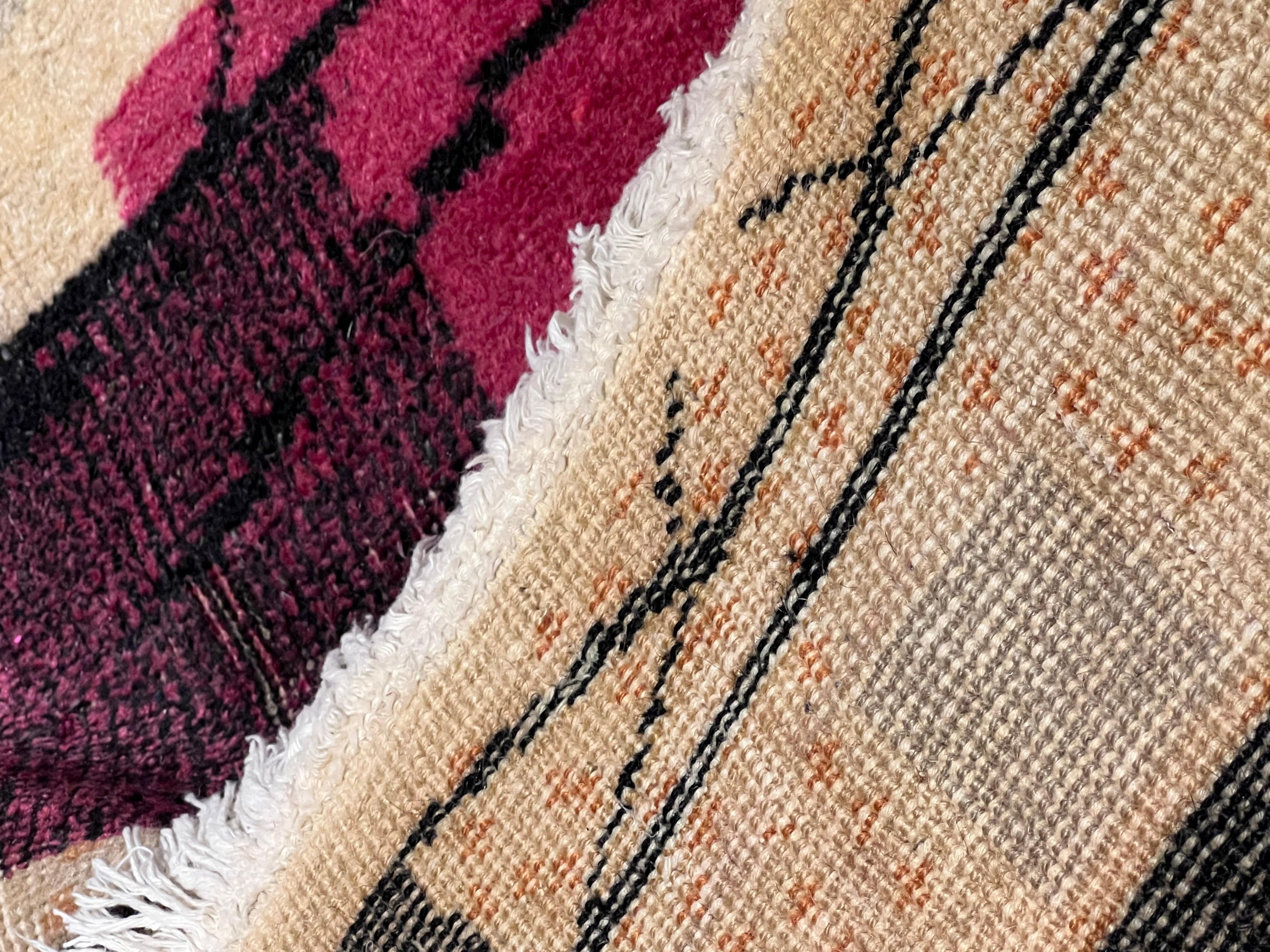 weißer und roter türkischer Art-Déco-Teppich des 20. Jahrhunderts:: entworfen von Zeki Muren:: um 1930 im Angebot 11