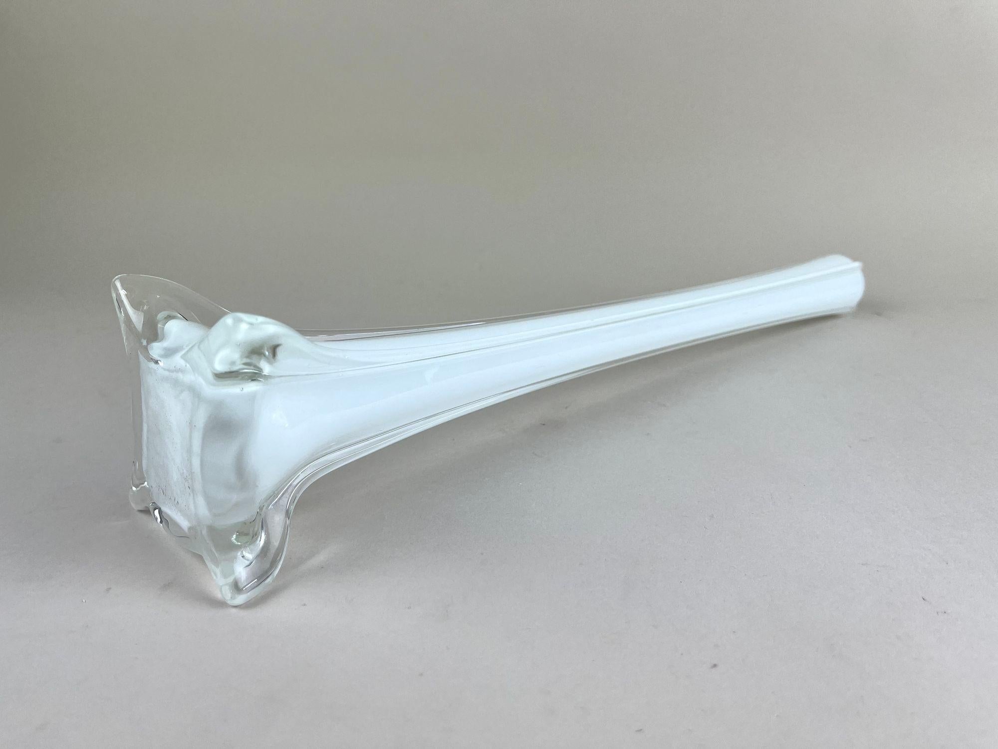 20th Century White/ Clear Murano Glass Long Neck Vase, Italy ca. 1960 For Sale 4