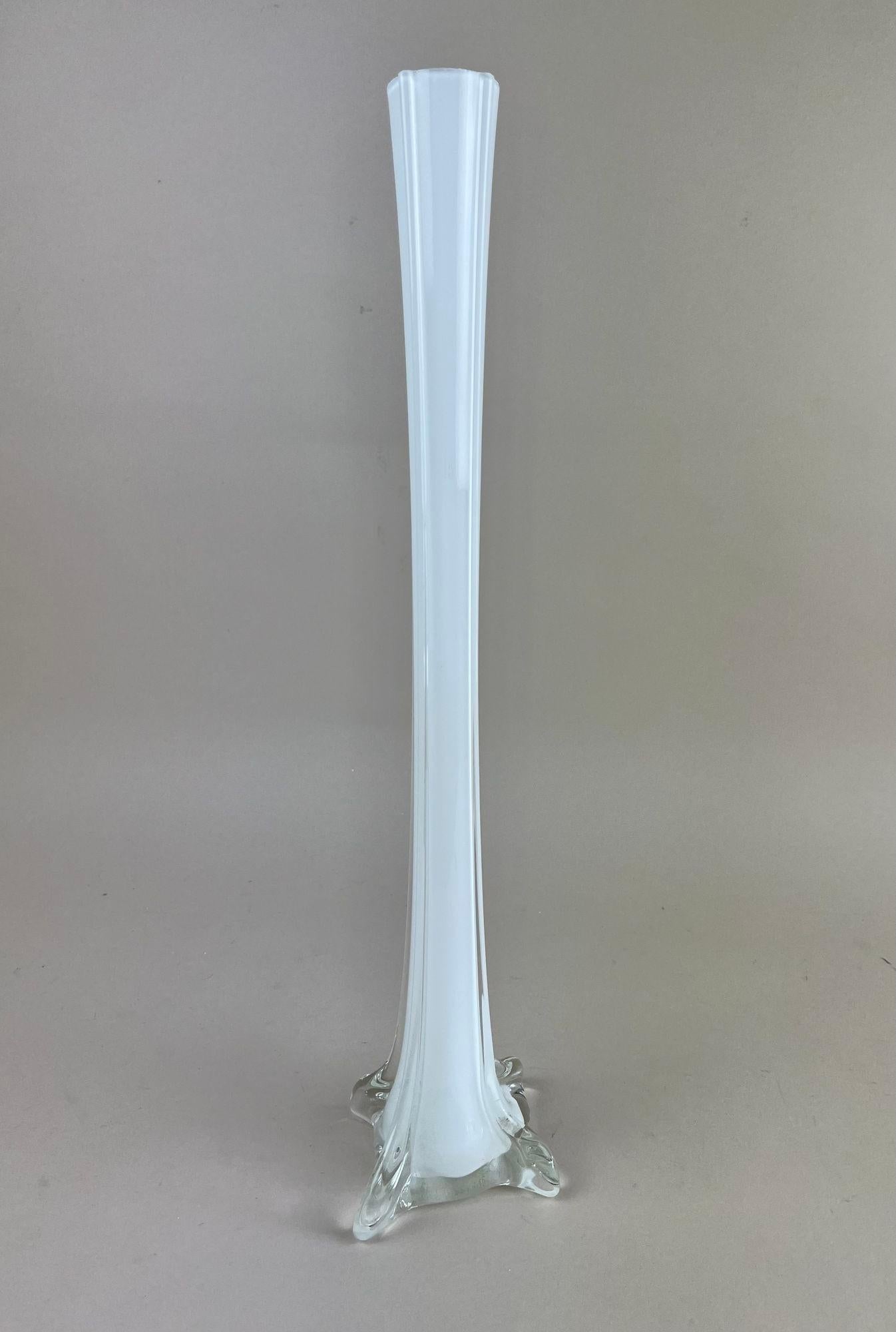 Hand-Crafted 20th Century White/ Clear Murano Glass Long Neck Vase, Italy ca. 1960 For Sale