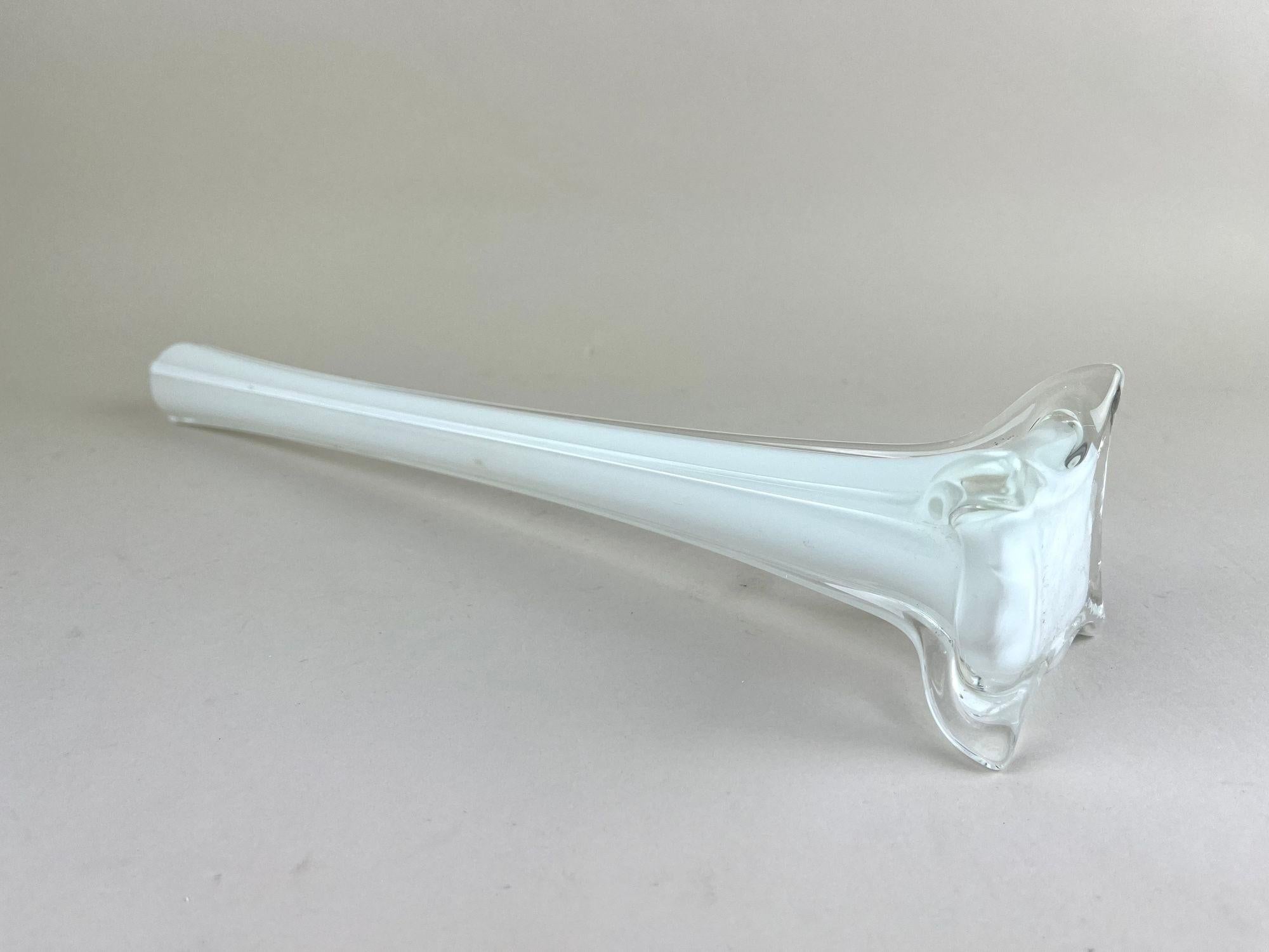 20th Century White/ Clear Murano Glass Long Neck Vase, Italy ca. 1960 For Sale 3