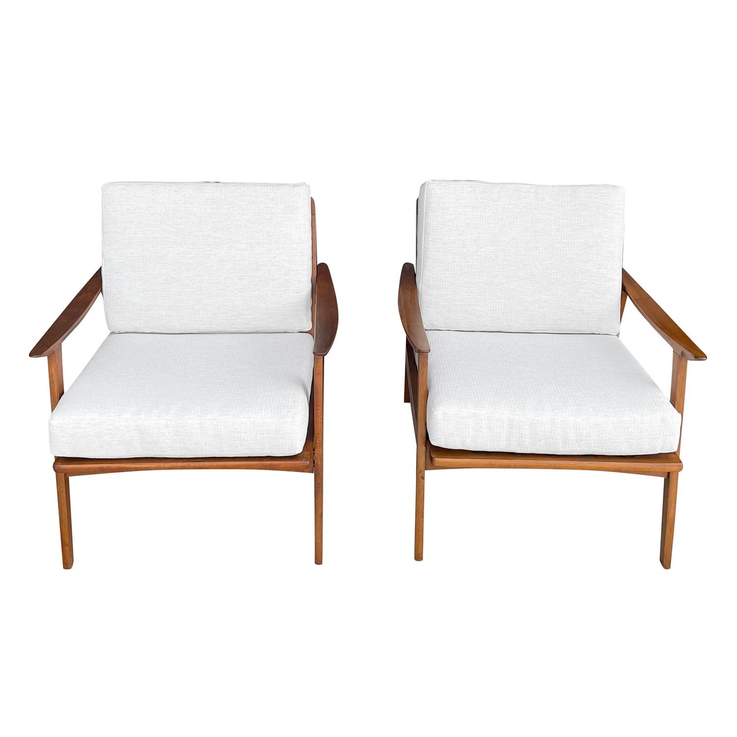 Mid-Century Modern 20e siècle Danemark Vintage Modern Paire de chaises ouvertes en teck par Kai Kristiansen en vente