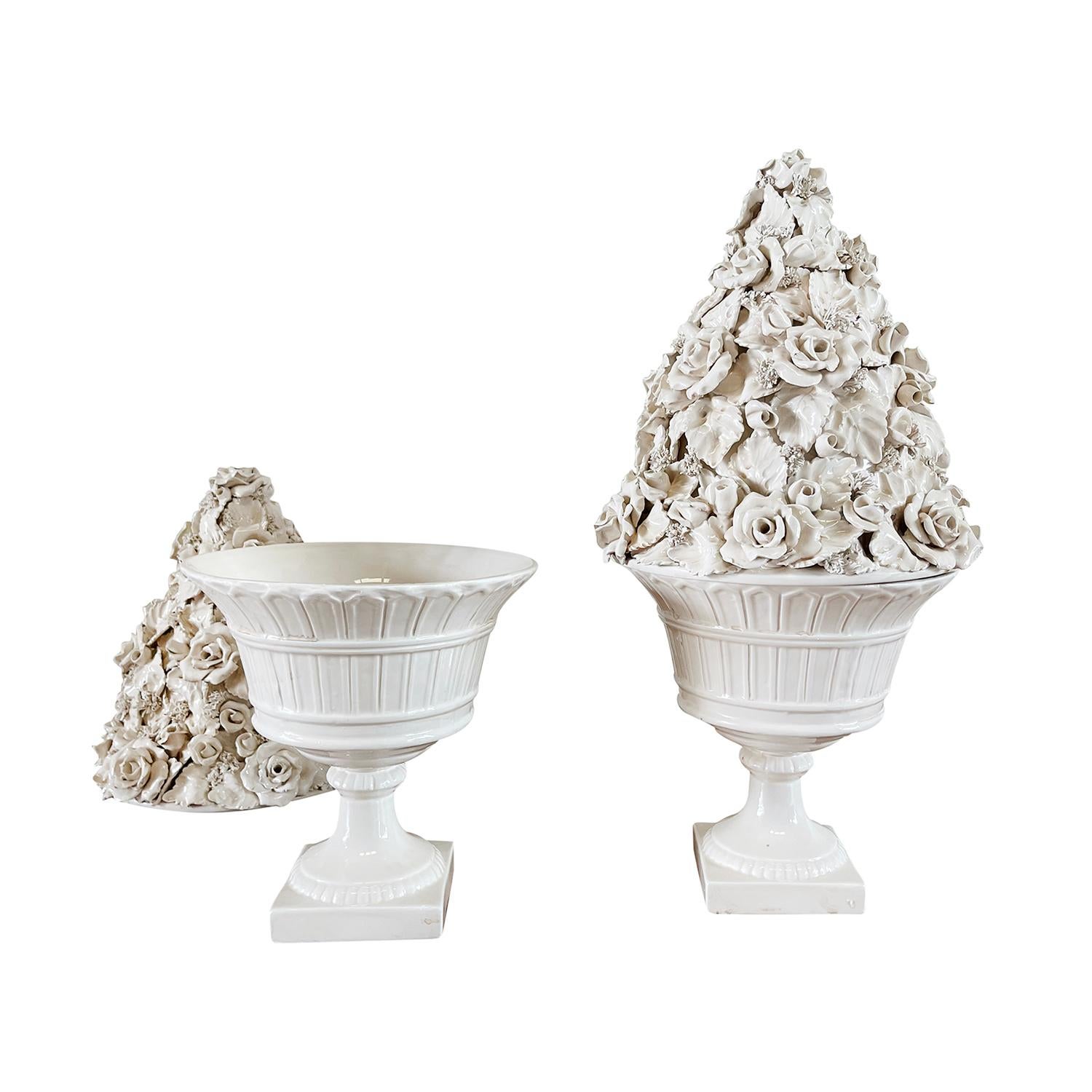 Hand-Crafted 20th Century White Italian Pair of Grande Cestini con Fiori, Ceramic Vase For Sale