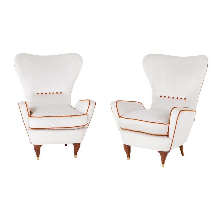 Metal 20th Century White Italian Pair of Walnut Lounge Chairs & Ottoman by Paolo Buffa For Sale