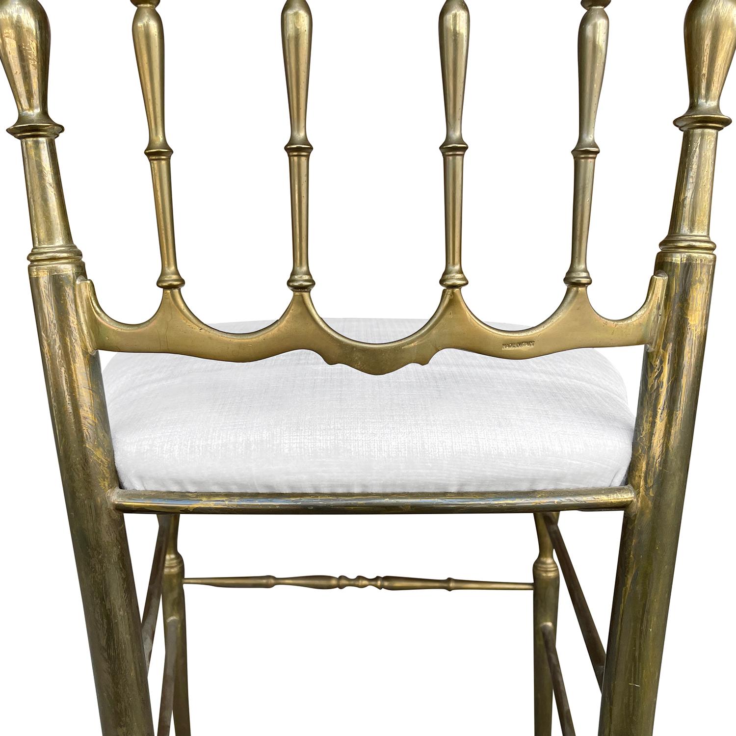 20th Century White Italian Set of Six Modernist Brass Dining Chairs by Chiavari For Sale 4