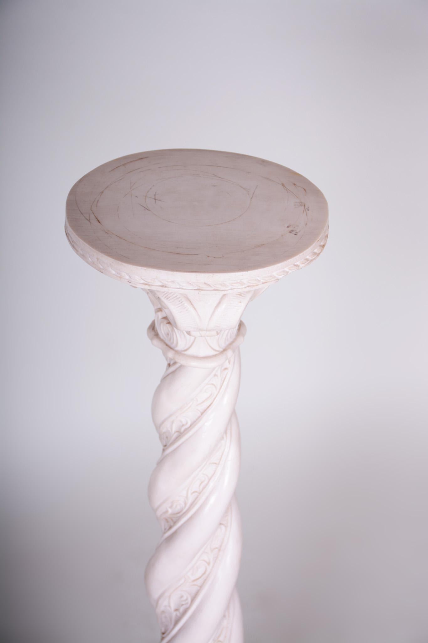 Original white marble column (Czechia), 20th century.
Original preserved condition
Period: 1920-1929.

We guarantee safe a the cheapest air transport from Europe to the whole world within 7 days.
The price is the same as for ship transport but