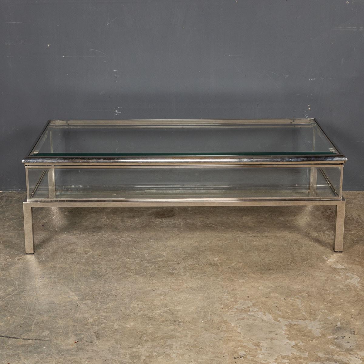 20th Century White Metal & Glass Vitrine Coffee Table, c.1970 In Good Condition For Sale In Royal Tunbridge Wells, Kent