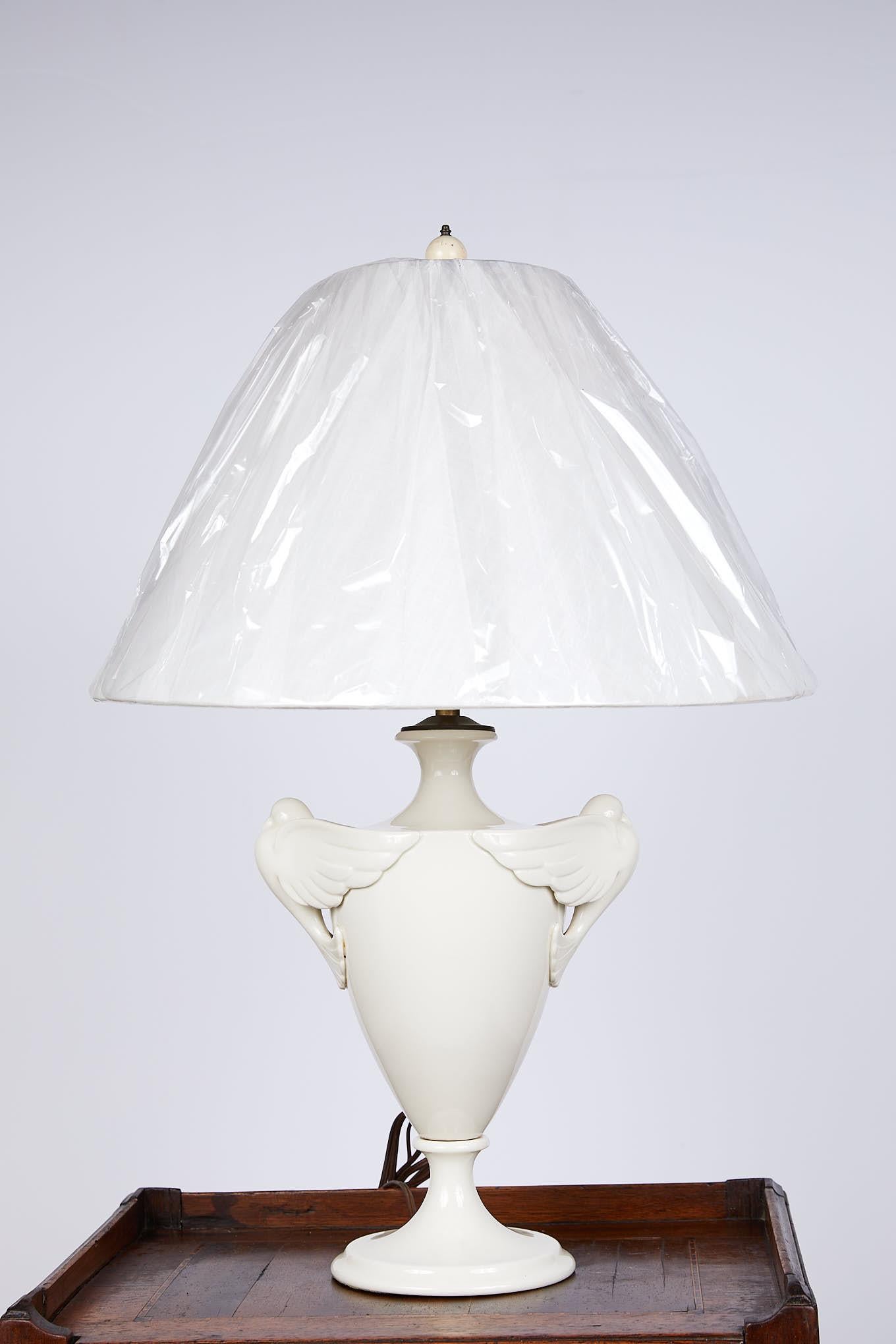 20th Century White Porcelain Urn Shaped Lamp with Dove Handles For Sale 4