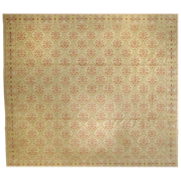 20th Century White, Red, and Green Cuenca Hand Knotted Rug from Spain, 1920s For Sale