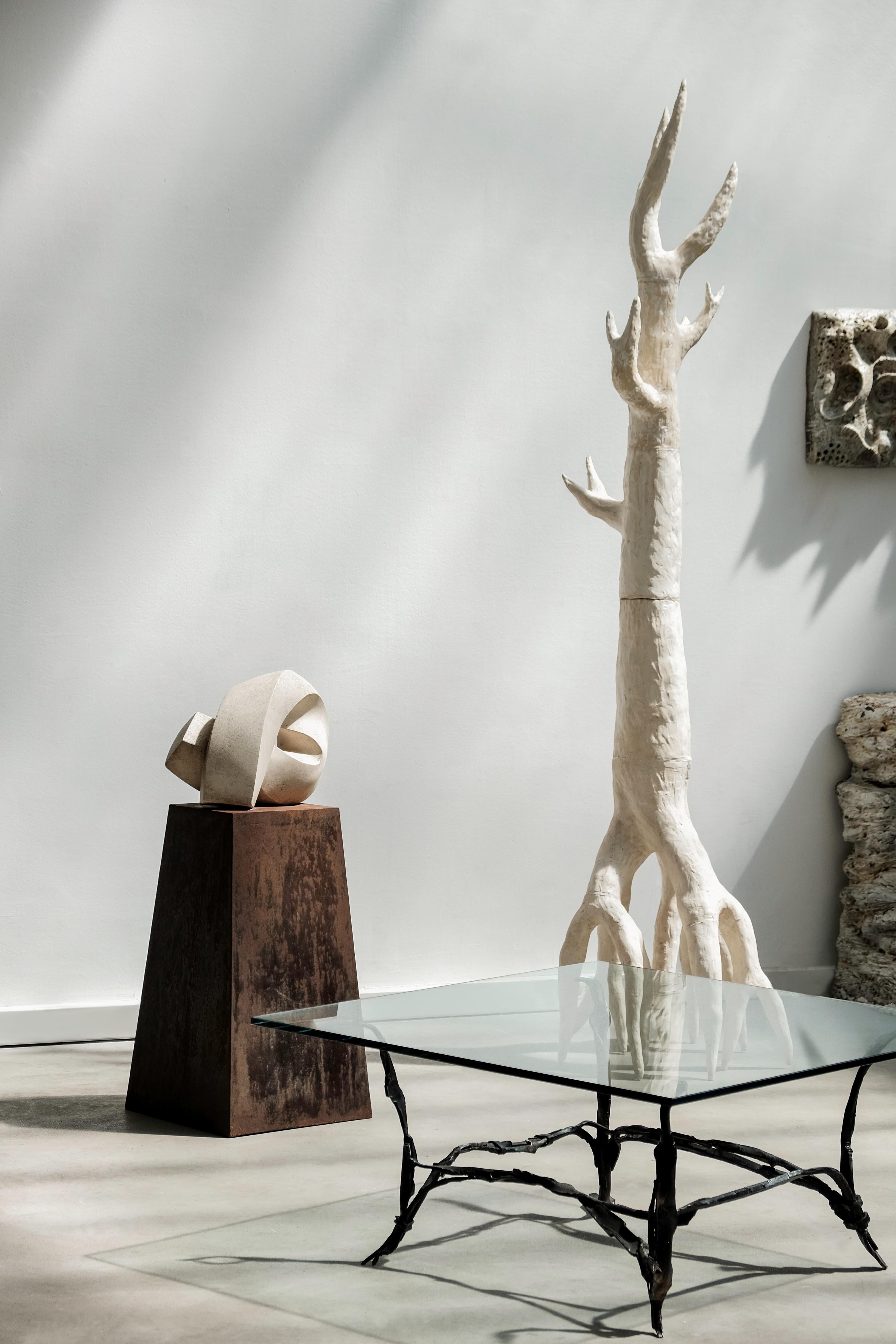 Intagliato a mano Scultura in pietra bianca del XX secolo di Bertrand Créac'h, 1996 in vendita
