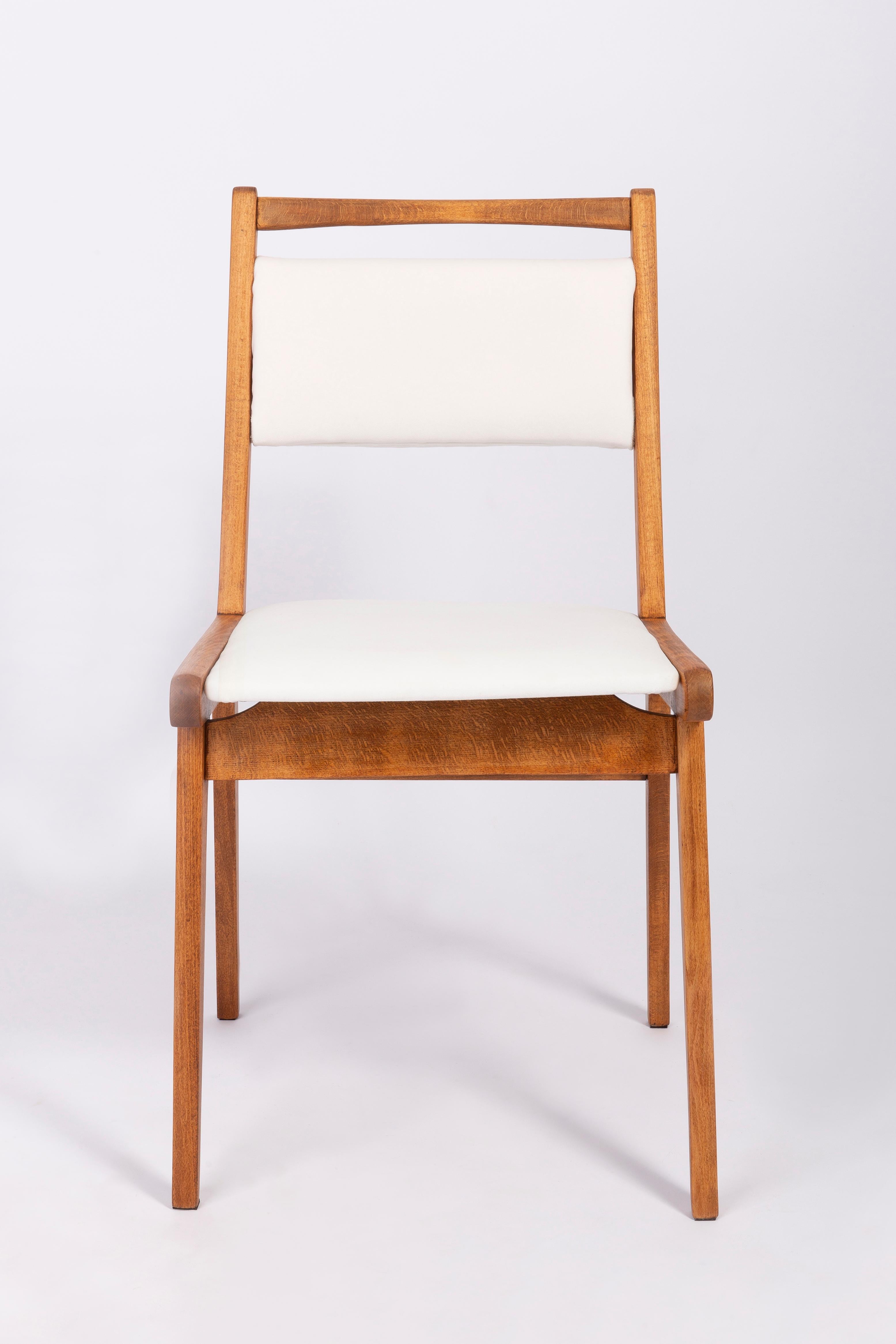 20th Century White Velvet Chair, Poland, 1960s For Sale 3