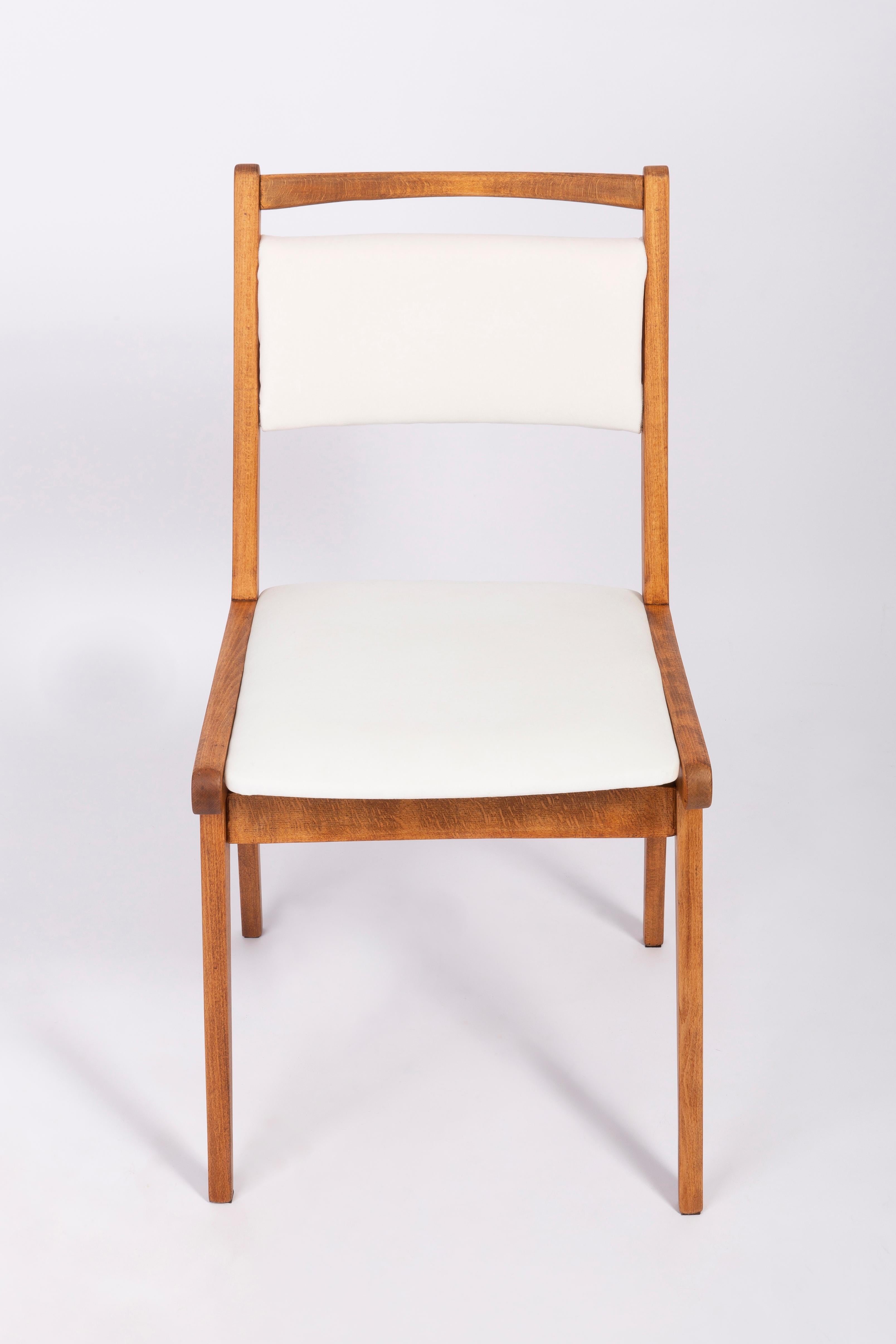 20th Century White Velvet Chair, Poland, 1960s For Sale 4