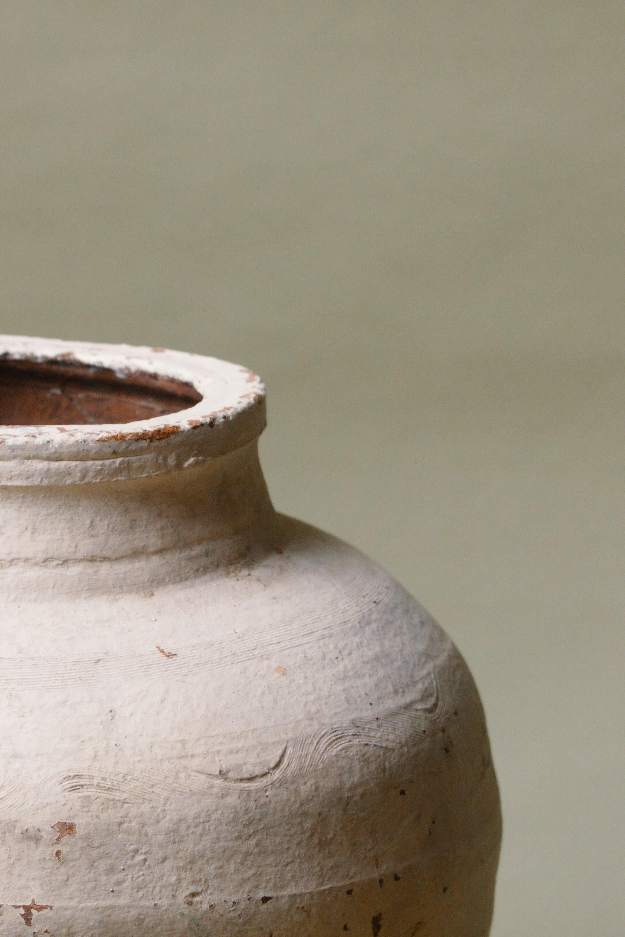 20th Century Whitewashed Anatolian Terracotta Jar For Sale 2