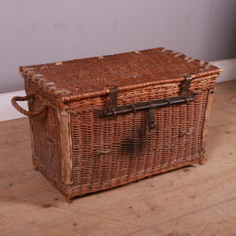 Early 20th C wicker basket with sliding lock mechanism with a lined interior. 1930.

Dimensions
32 inches (81 cms) Wide
18 inches (46 cms) Deep
20 inches (51 cms) High.

 