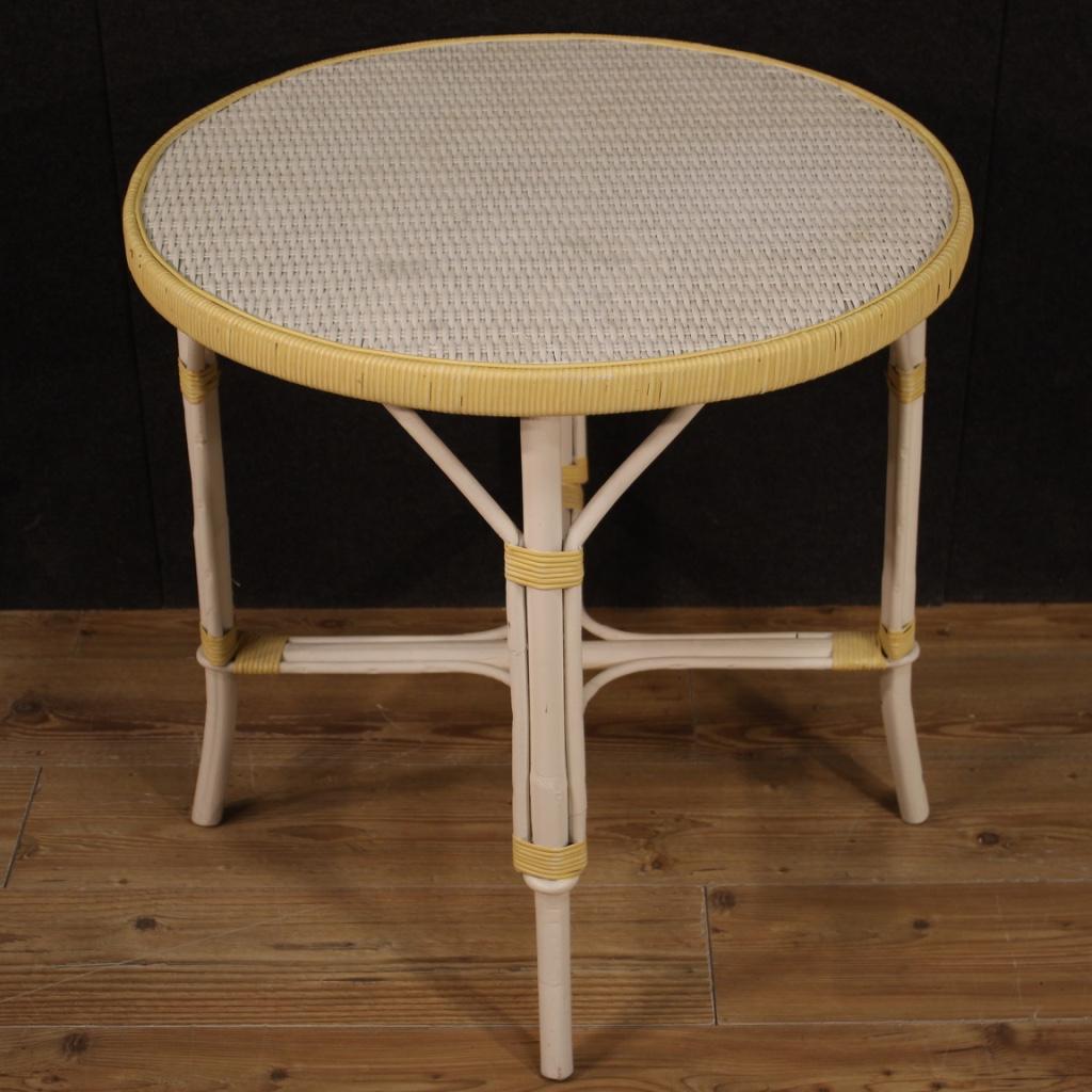 italienischer runder Garten-Couchtisch aus Weide des 20. Jahrhunderts, 1980 (Korbweide) im Angebot