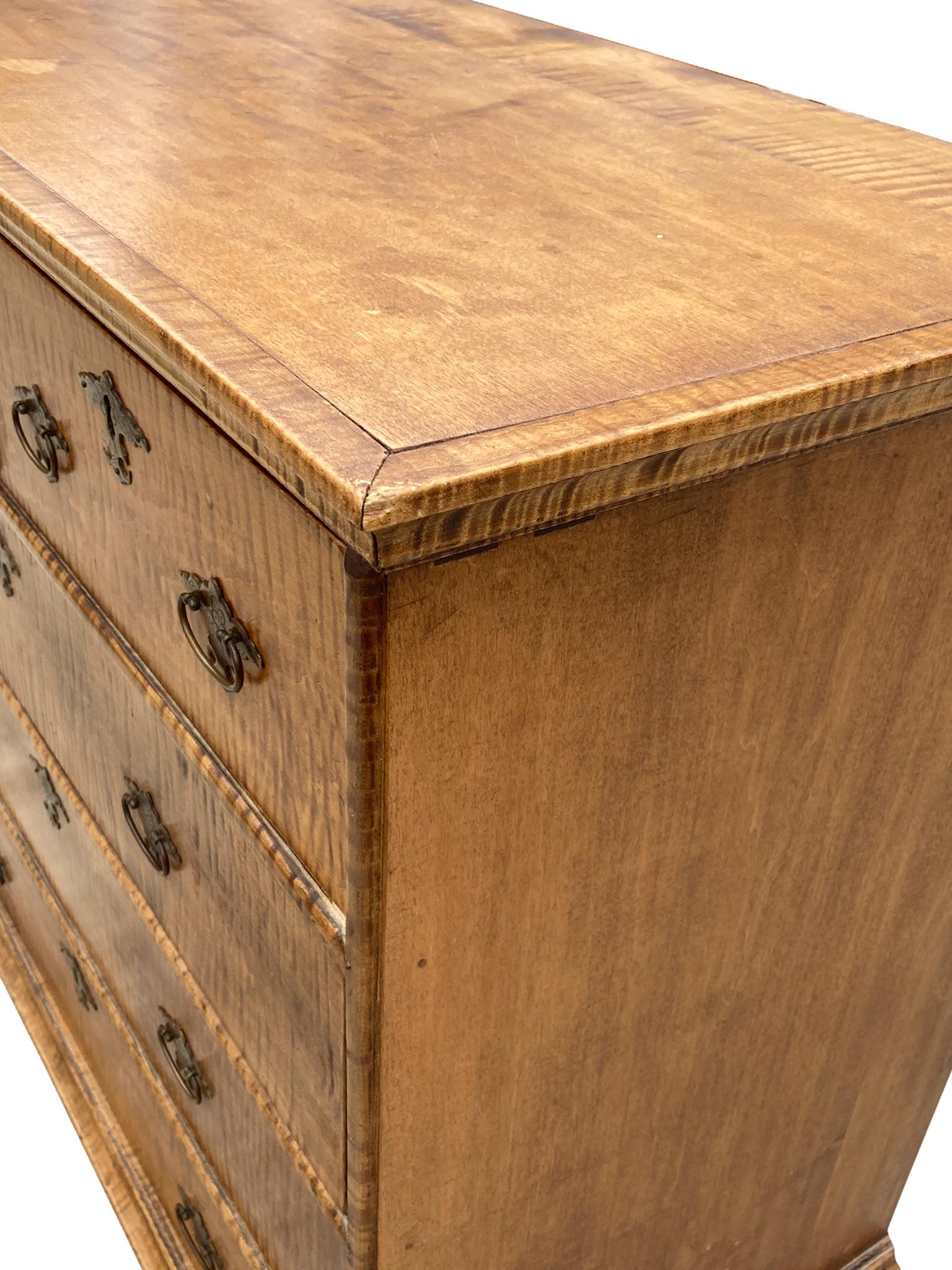 American 20th Century William & Mary-Style Maple Chest of Drawers