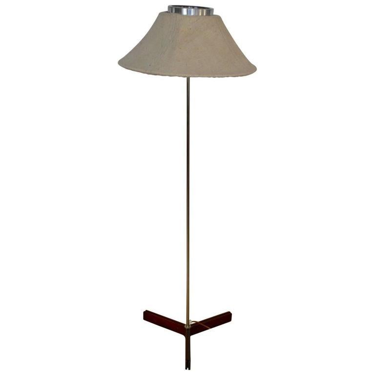 Lampadaire en bois et chrome du XXe siècle en vente