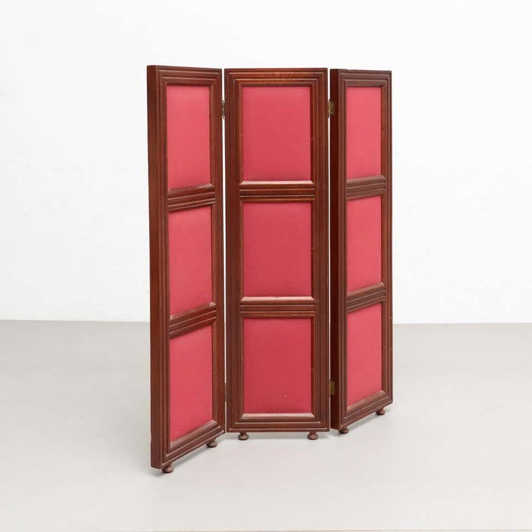 20th Century Wood and Hand Painted Fabric Folding Room Divider For Sale