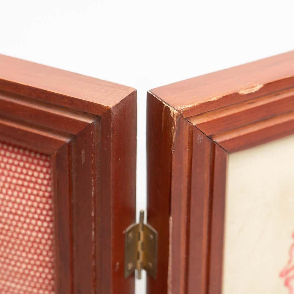 20th Century Wood and Hand Painted Fabric Folding Room Divider For Sale 3