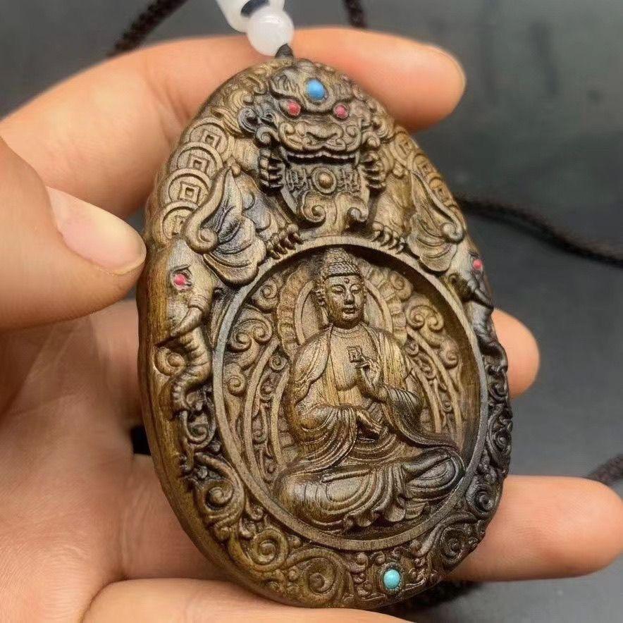 20th Century Wood Carving Great Amitabha Buddha Zodiac Guardian Deity Pendant In Fair Condition For Sale In 景德镇市, CN