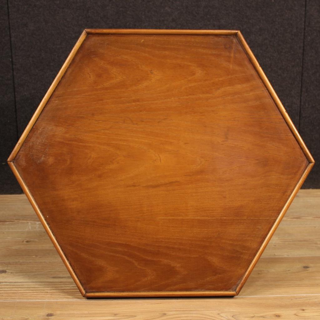 französischer Couchtisch aus Holz des 20. Jahrhunderts, 1960 im Angebot 4