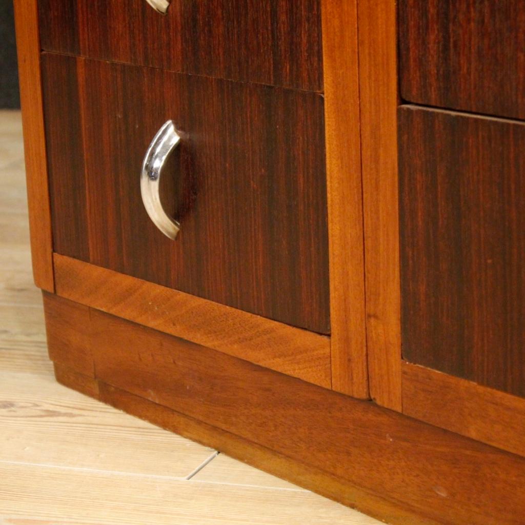 commode en bois de style français du 20e siècle, 1960 en vente 4