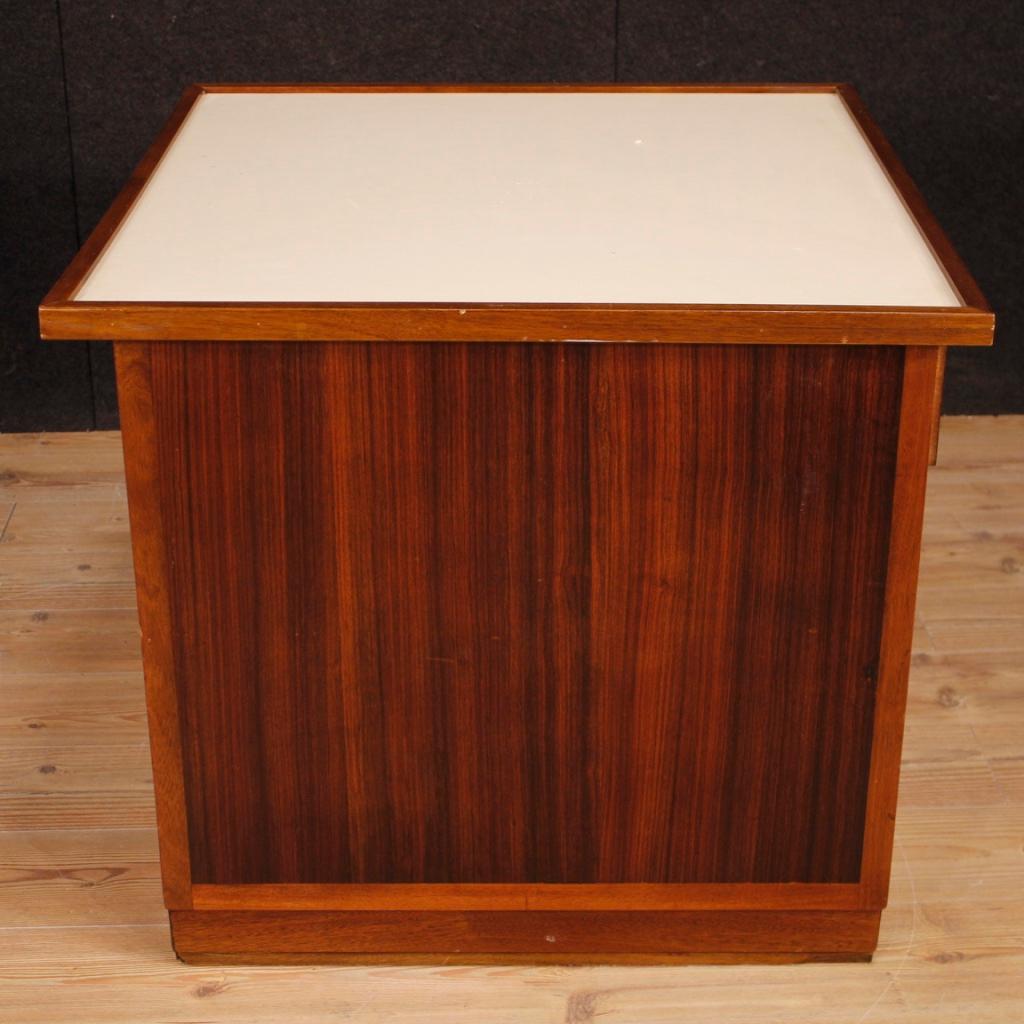 Bois commode en bois de style français du 20e siècle, 1960 en vente