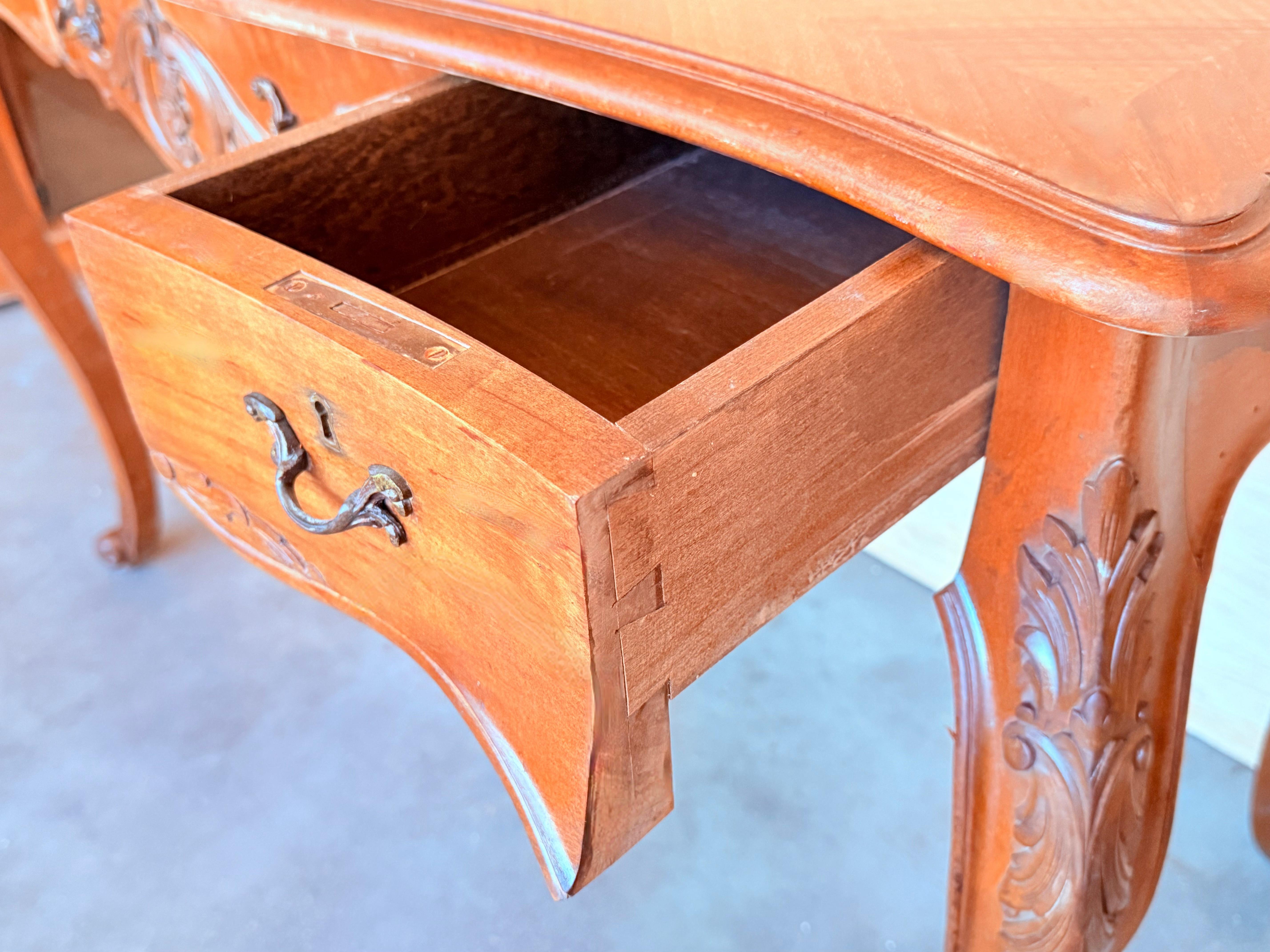 Scrivania in legno francese del XX secolo in stile Luigi XV, 1920 in vendita 9
