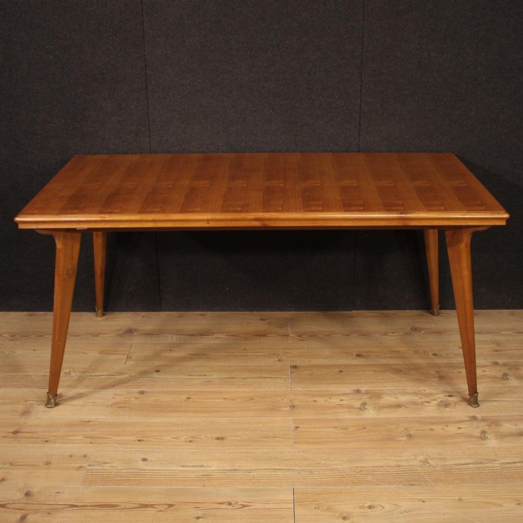 table de salle à manger en bois du 20e siècle, design italien, 1960 en vente 2