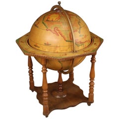 italienischer Globe-Barschrank aus Holz des 20. Jahrhunderts:: 1960