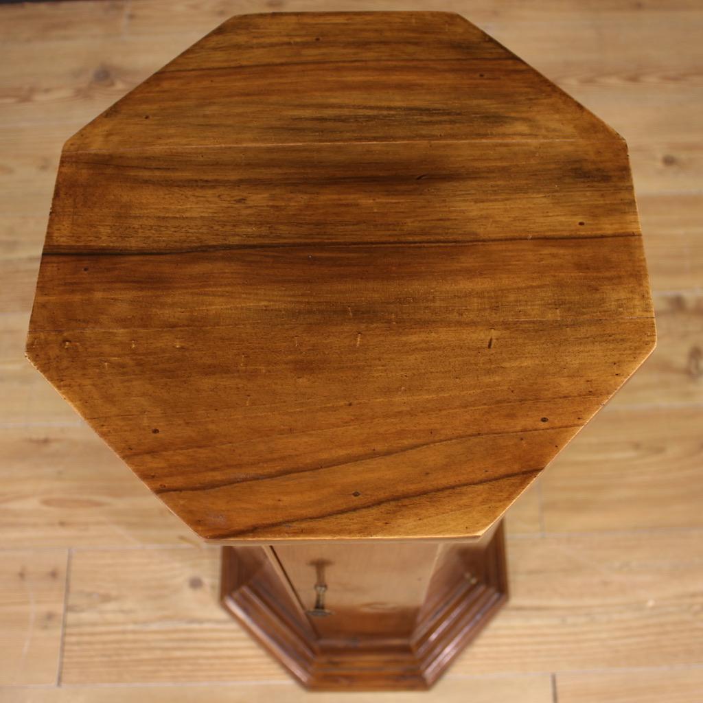 20th Century Wood Italian Octagonal Column Side Table, 1970 For Sale 8