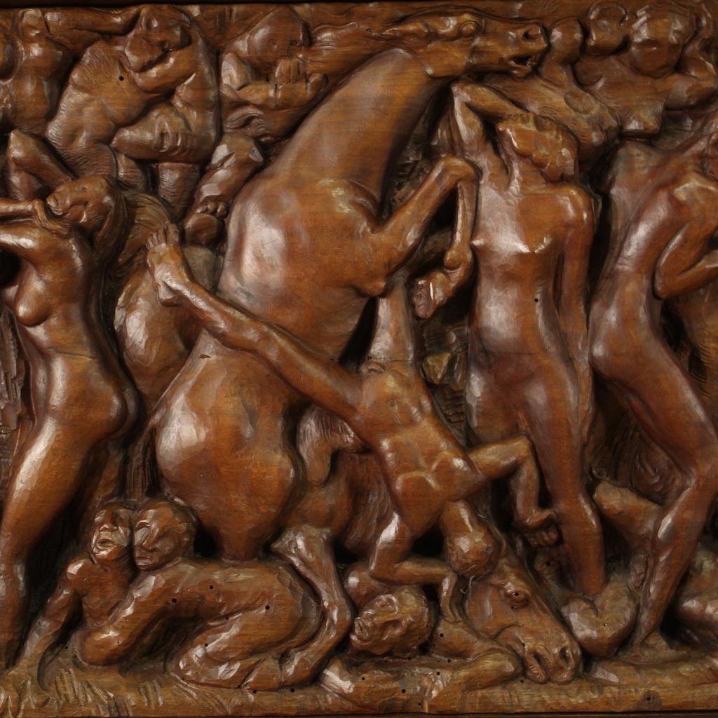 Interesting Italian high relief from the mid-20th century. Carved wooden work depicting a scene from the Divine Comedy of excellent quality. Finely chiseled high relief with numerous characters, animals and plants, of great dynamism. Sculpture