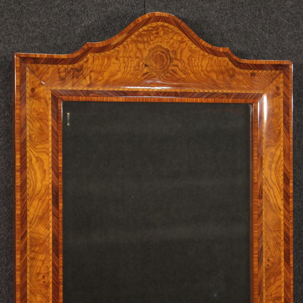 Elegant Italian mirror from the 1970s. Antique style furniture veneered in palisander, rosewood, maple, burl and fruitwood. Beautiful size and proportion mirror complete with original functional and reflective mirror, in perfect condition. Furniture