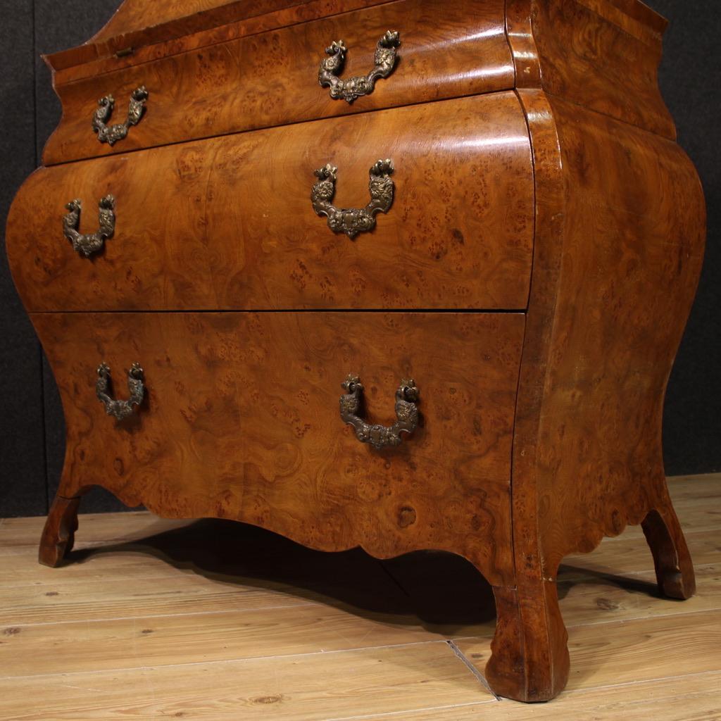 Fine XX secolo Scrivania in legno lombardo del XX secolo in stile Luigi XV, 1970 in vendita