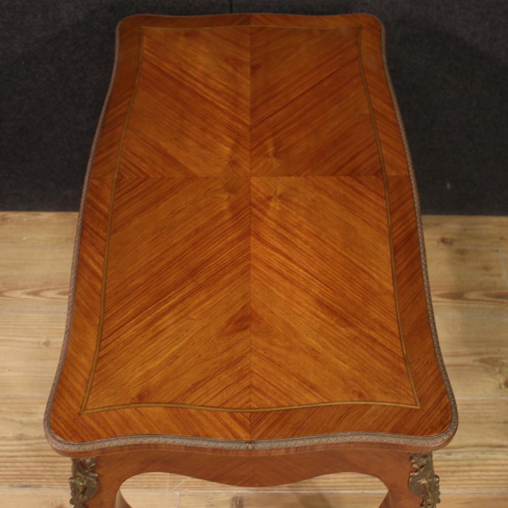 table basse en bois du 20e siècle de style Louis XV, 1960 en vente 4