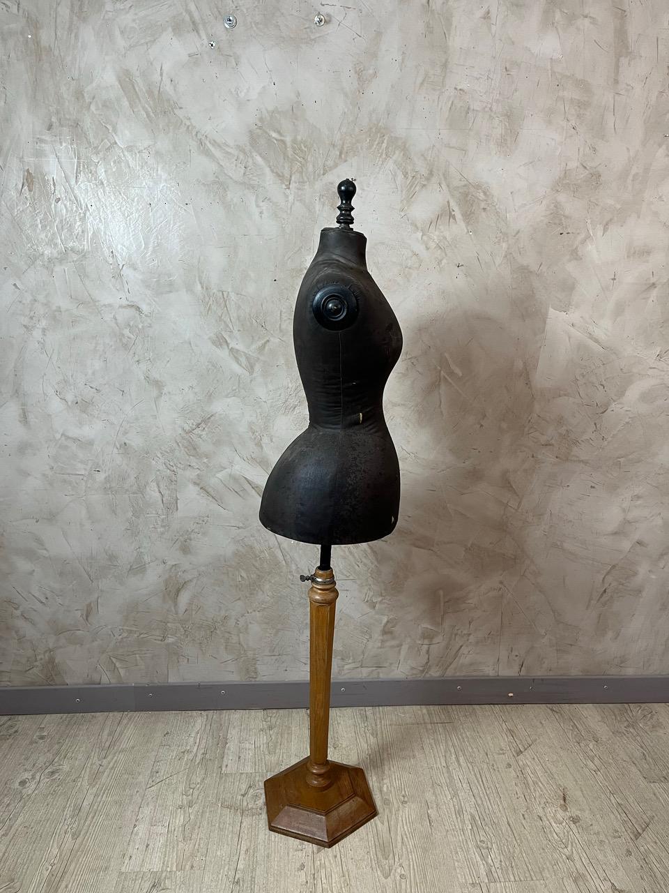 20ième siècle 20th century Wooden and Fabric Stockman Dress Form, 1900s en vente