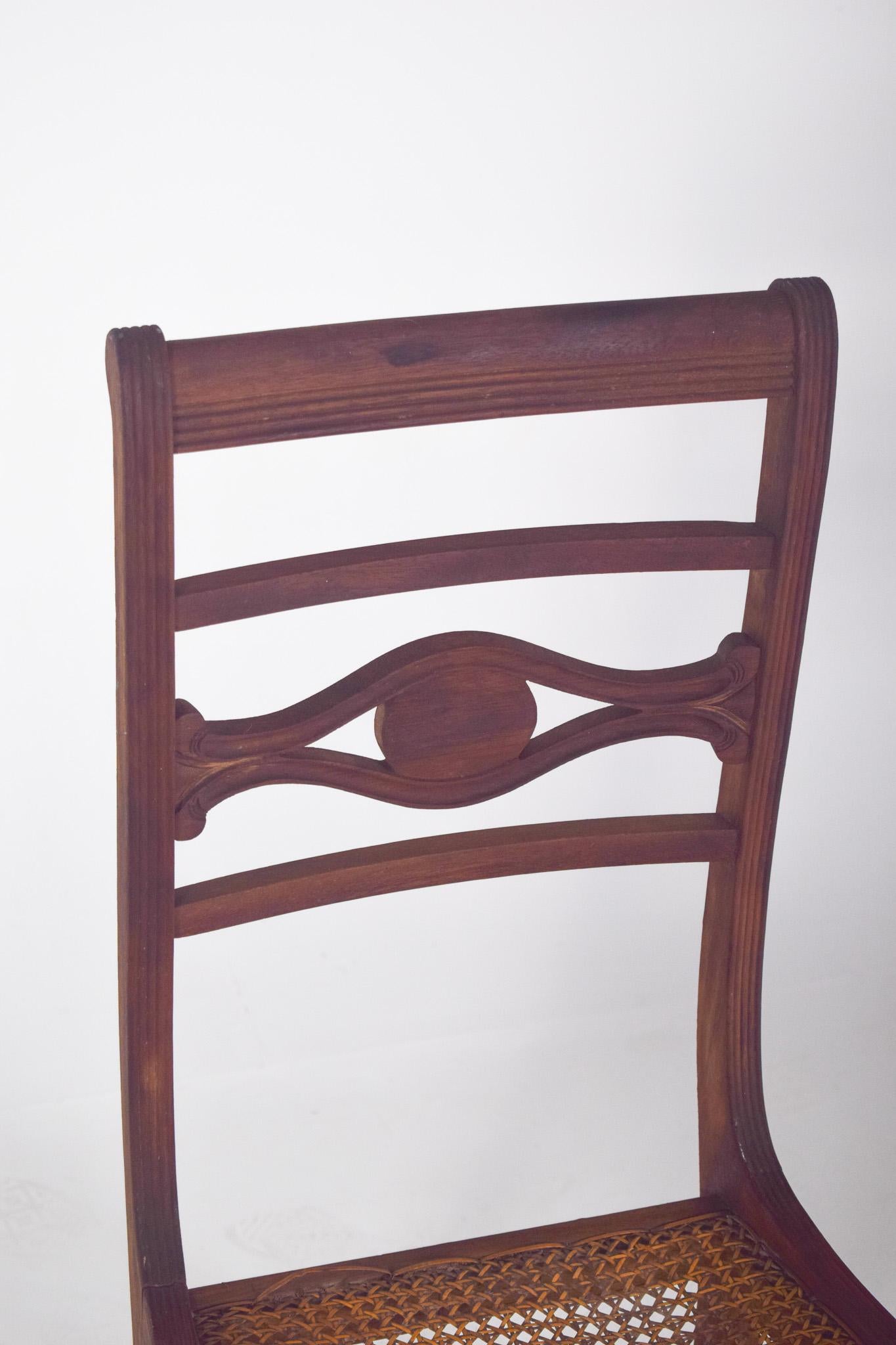 Autre Chaise en bois du 20e siècle avec assise en paille en vente