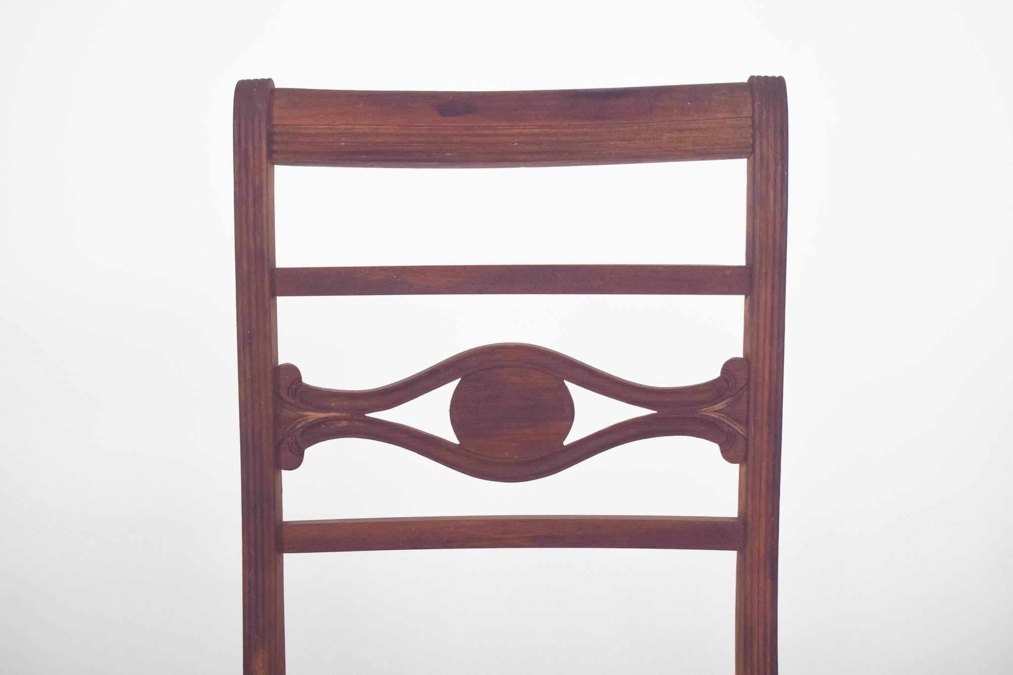 20ième siècle Chaise en bois du 20e siècle avec assise en paille en vente