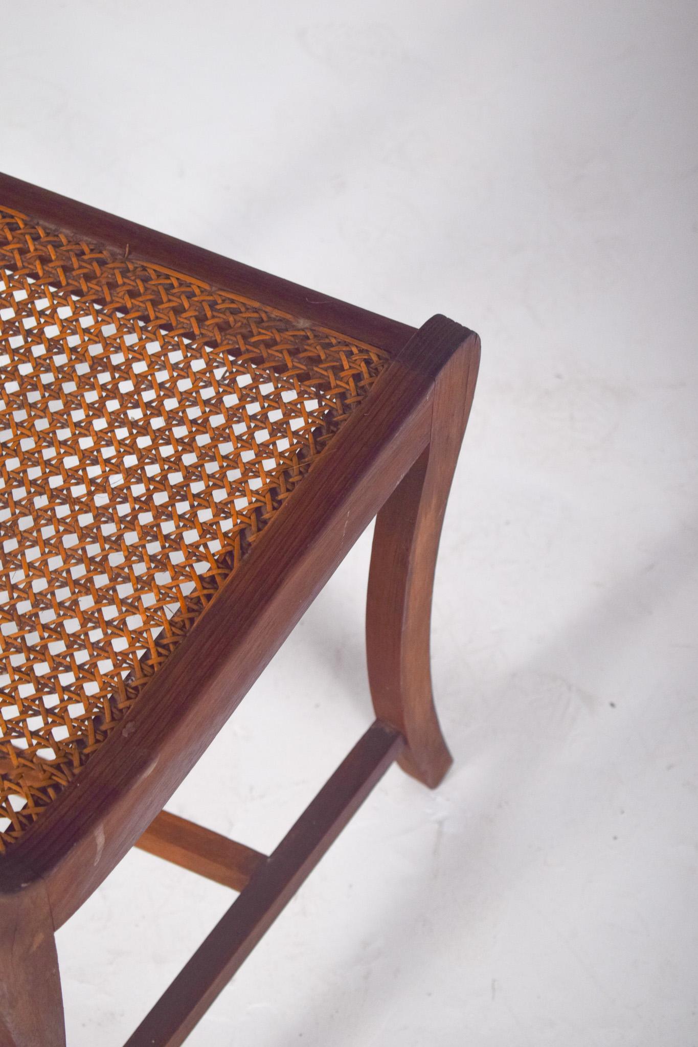 Chaise en bois du 20e siècle avec assise en paille en vente 1