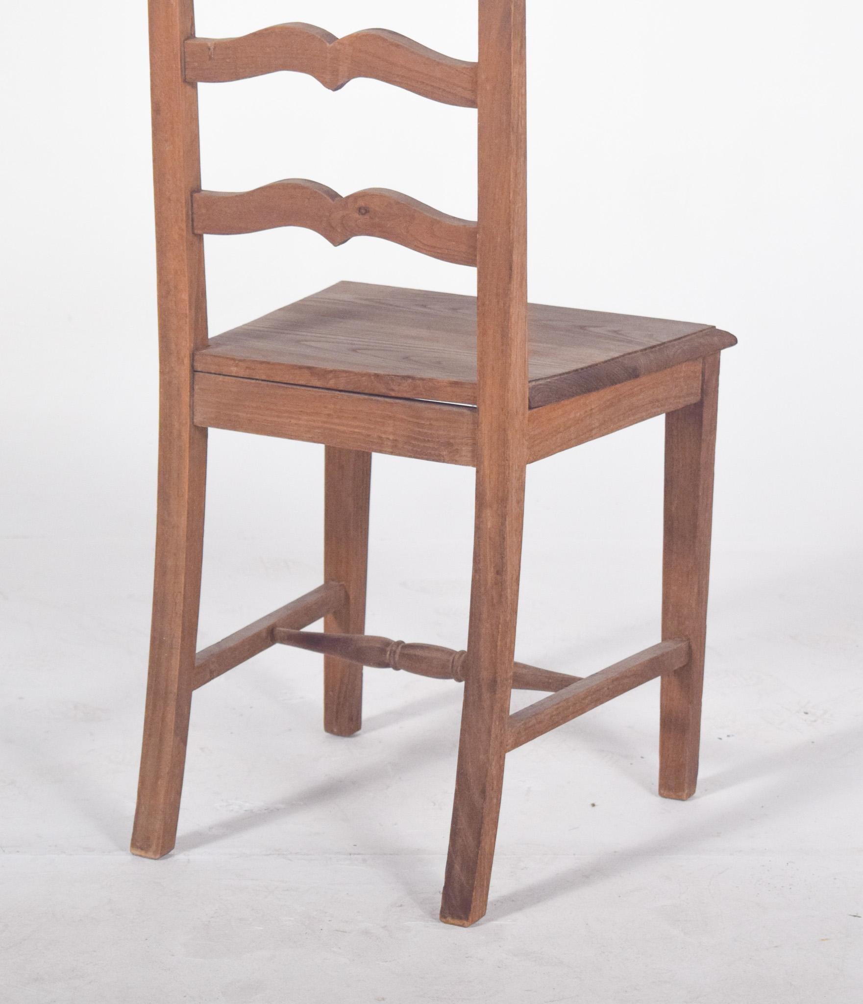 20th Century Wooden Chair with Wavy Horizontal Crossbars For Sale 5