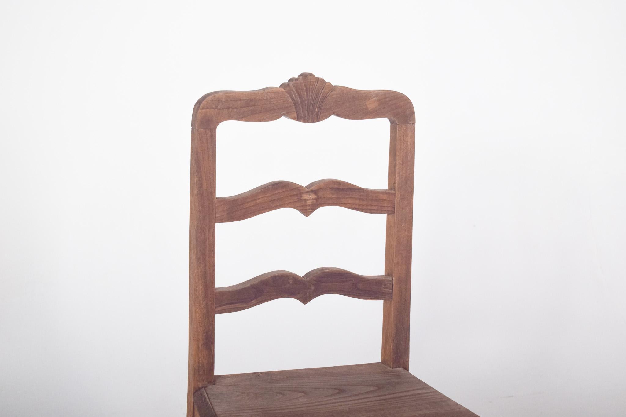 Mid-Century Modern 20th Century Wooden Chair with Wavy Horizontal Crossbars For Sale