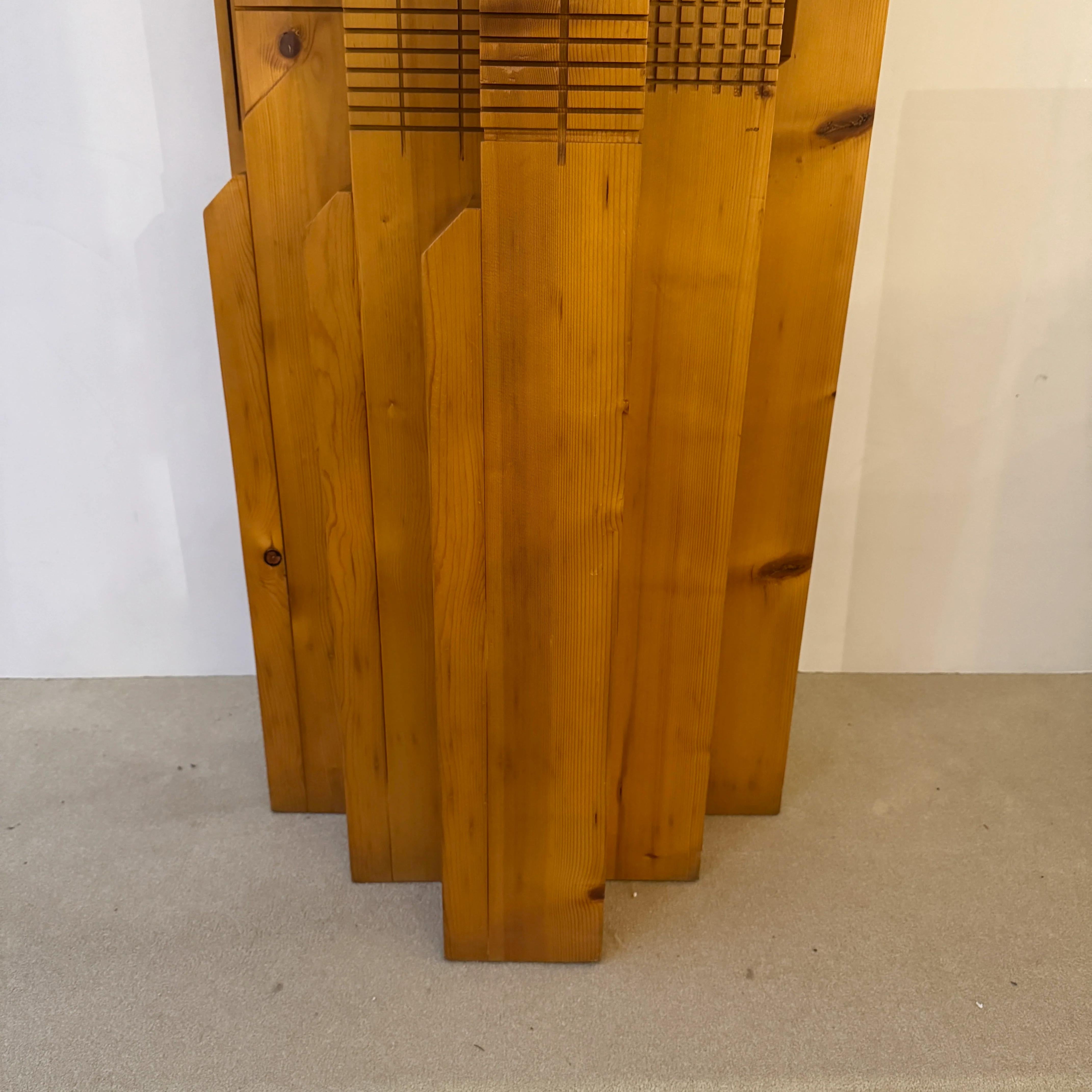 Scultura illuminata in legno del 20° secolo con il profilo di New York, Italia in vendita 1