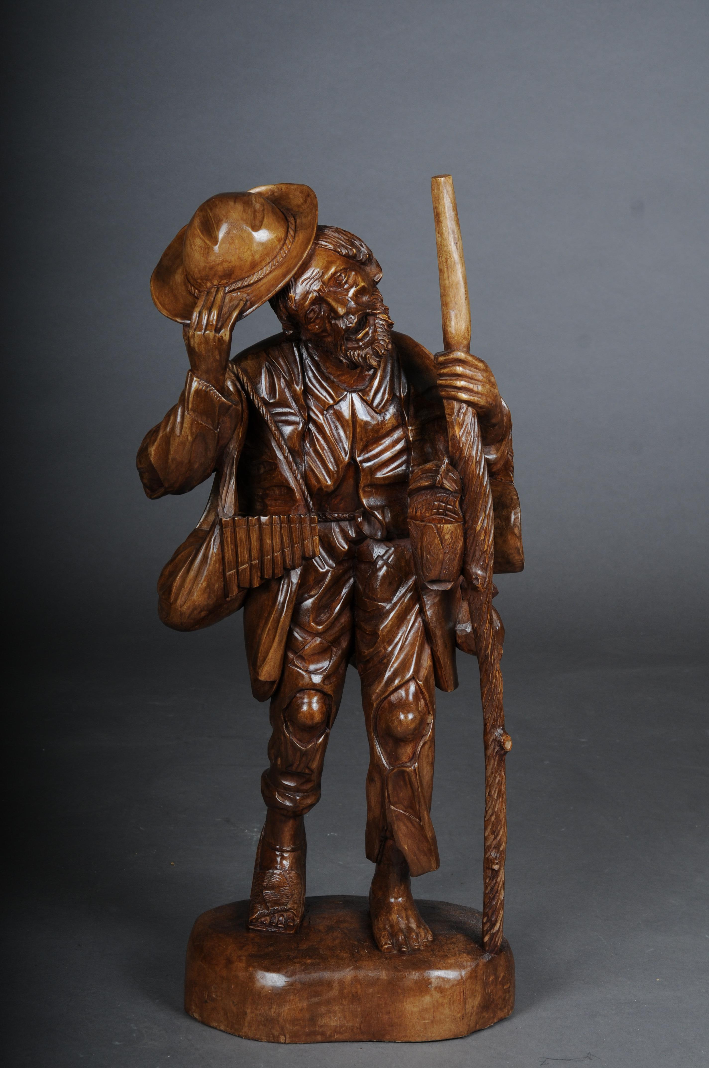 Finely carved wooden sculpture, ranger made of lime tree, southern German 20th century

Solid lime wood. Finely carved figure depicting an old ranger saluting with a hat and walking stick.
Southern Germany/Tyrol 20th century