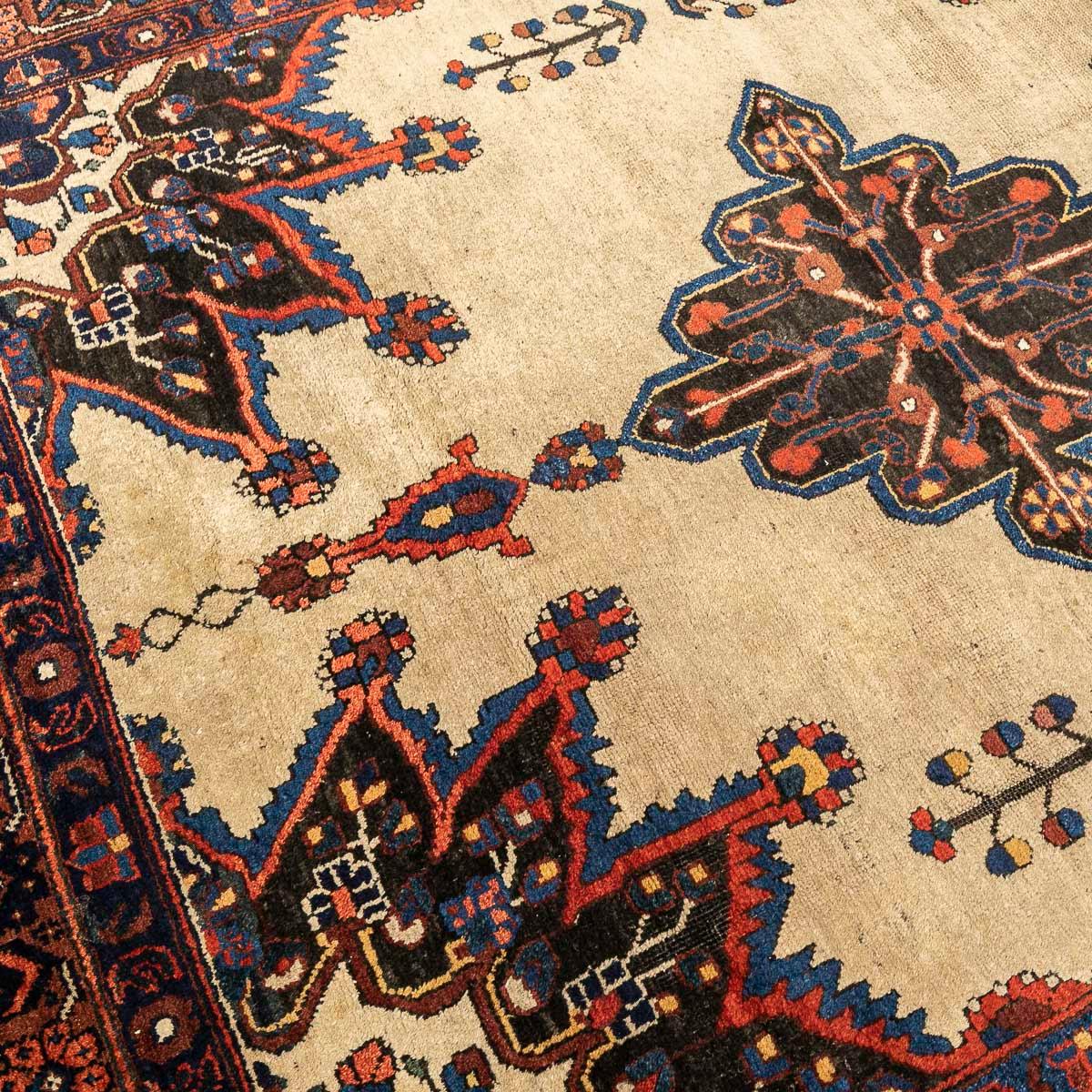 Hand-Knotted 20th Century Wool Handmade Classic Rug Ethnic Design, circa 1900. For Sale