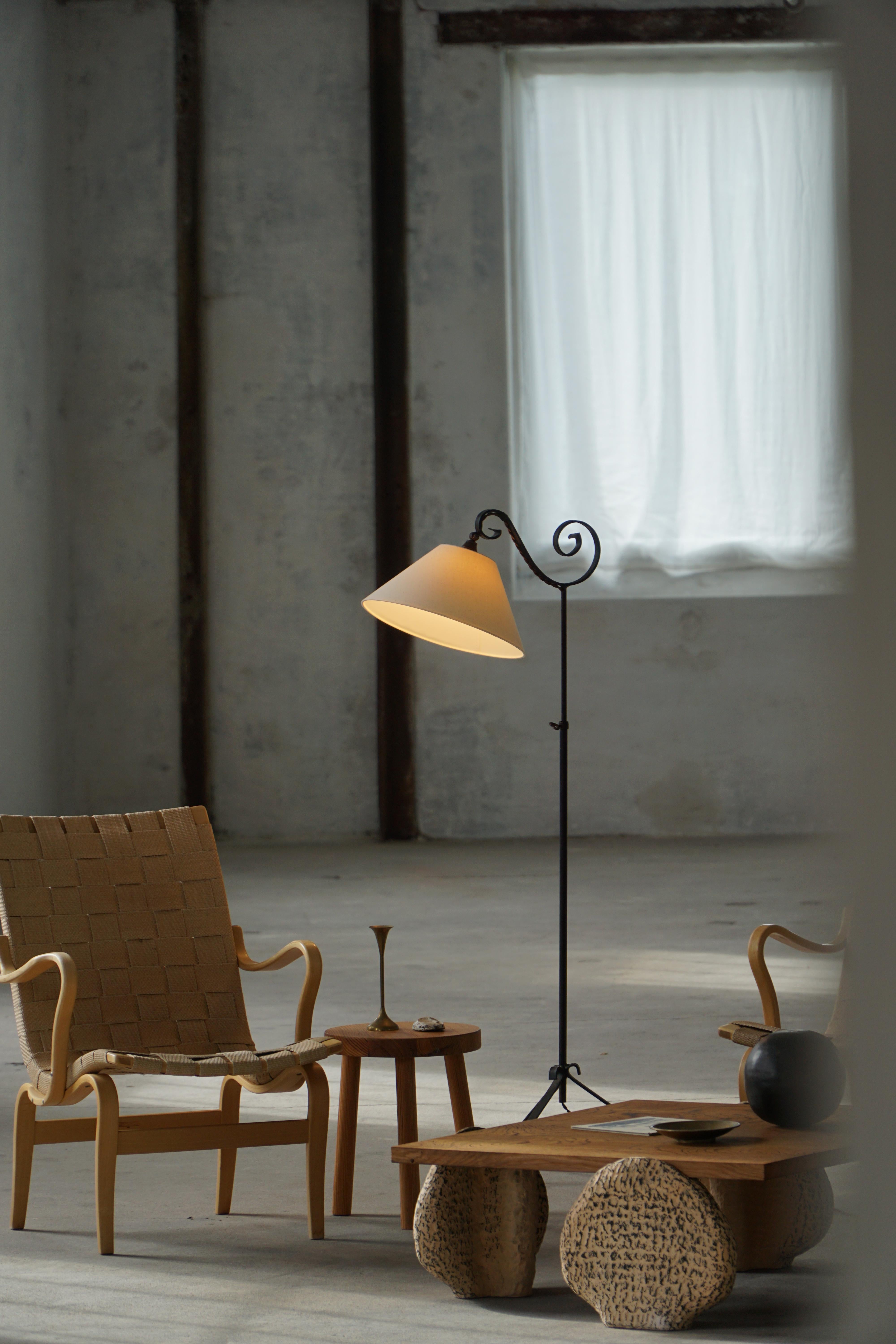 20th-Century, Wrought Iron Floor Lamp with Swirl Detail, Danish Art Deco en venta 4
