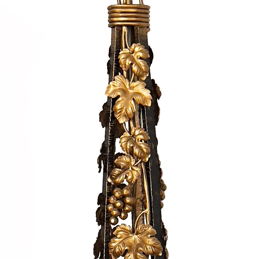 20th Century Wrought Metal Floor Lamp with Gilded Ivy, Ecole De Nancy, 1900 In Good Condition For Sale In London, GB